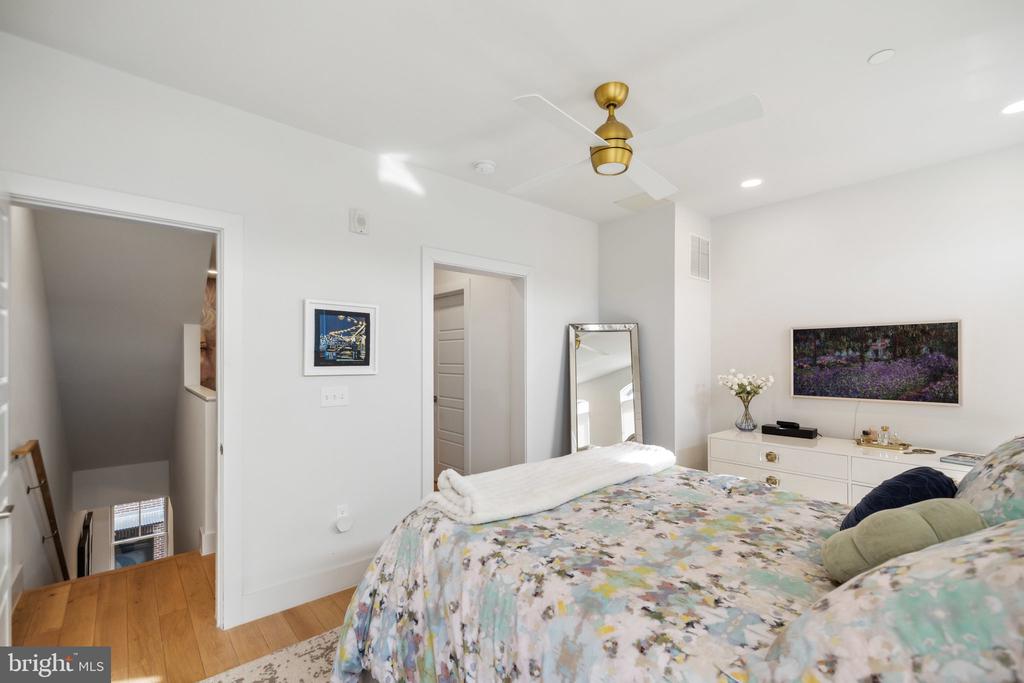 1309 E St SE #36