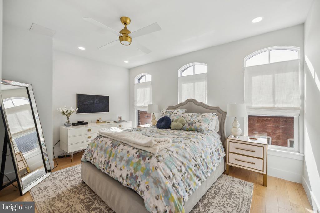 1309 E St SE #36