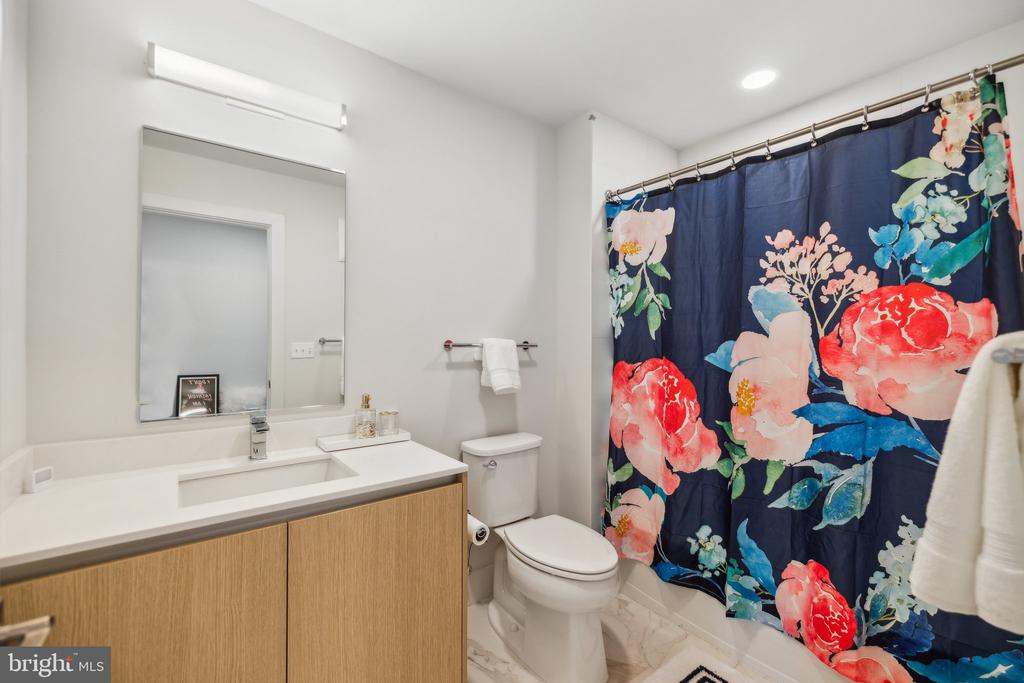 1309 E St SE #36