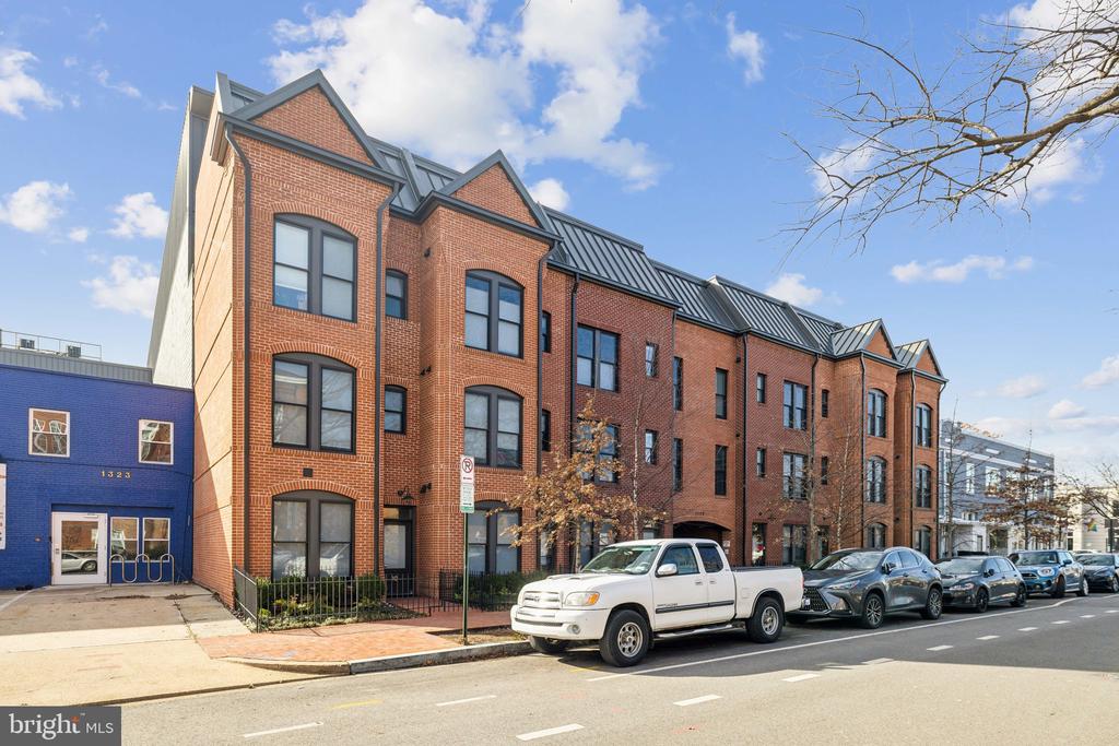 1309 E St SE #36