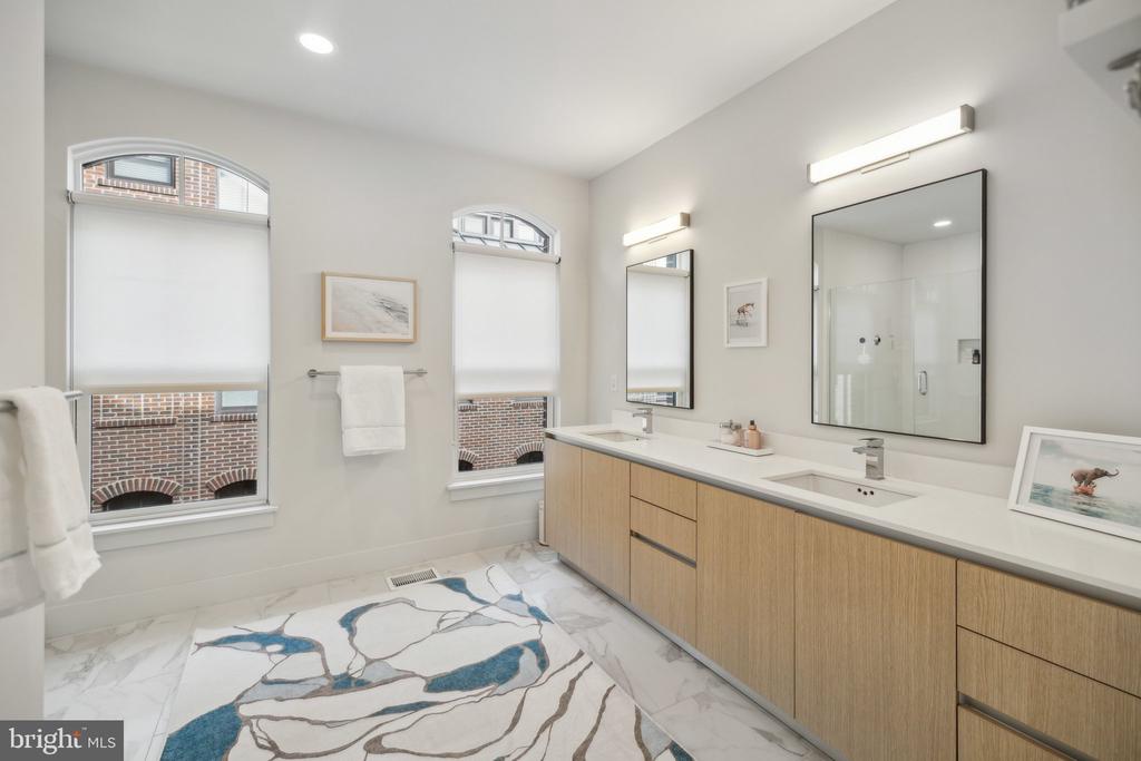 1309 E St SE #36