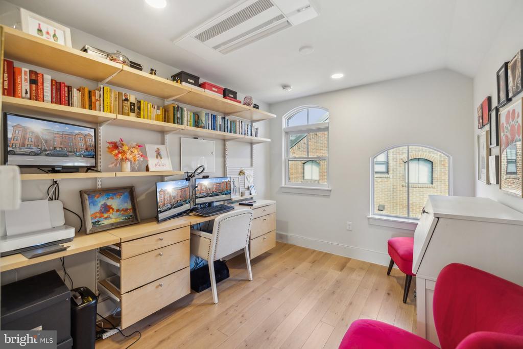 1309 E St SE #36