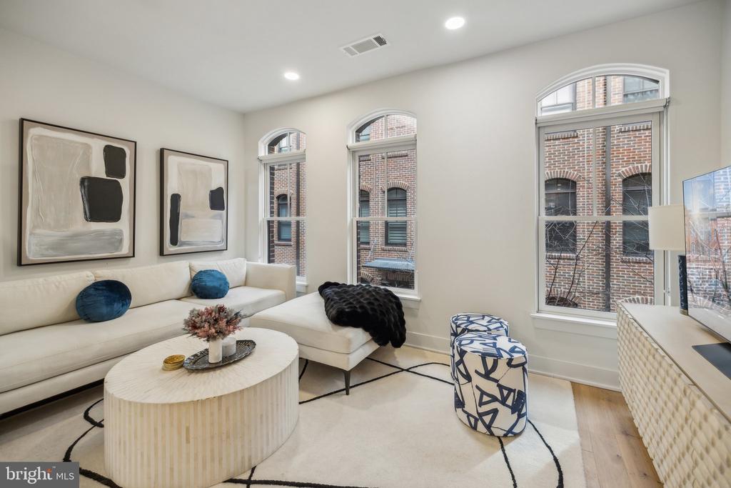 1309 E St SE #36