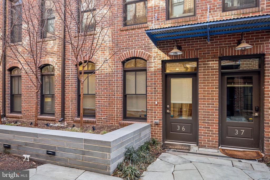 1309 E St SE #36