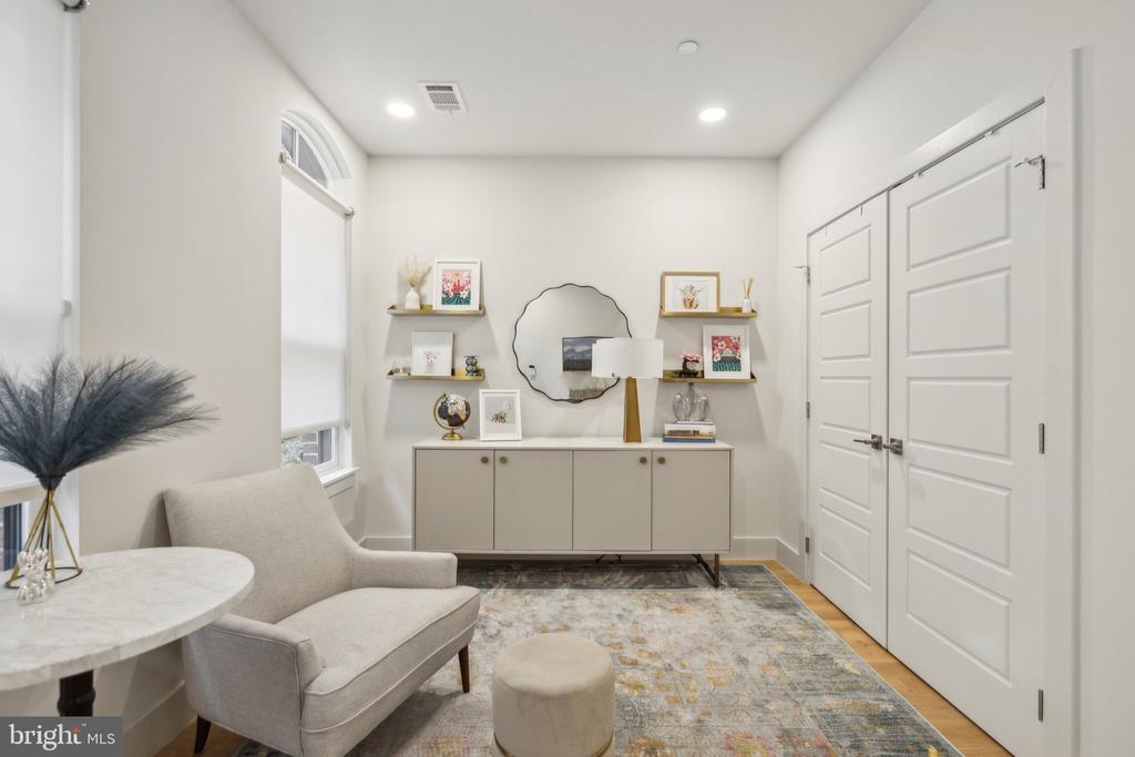 1309 E St SE #36