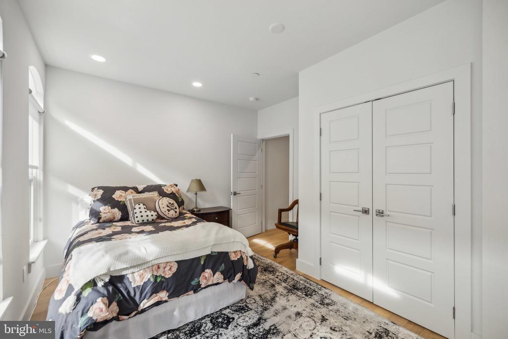 1309 E St SE #36