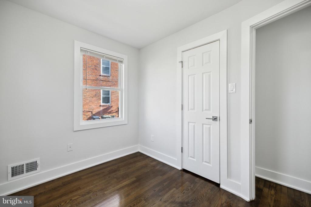 716 Congress St SE