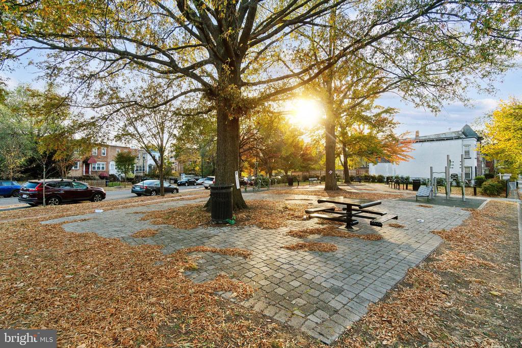 1201 Potomac Ave SE #2