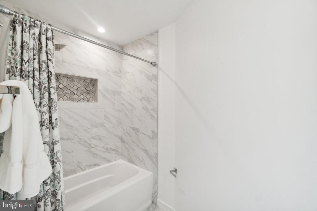 1201 Potomac Ave SE #2