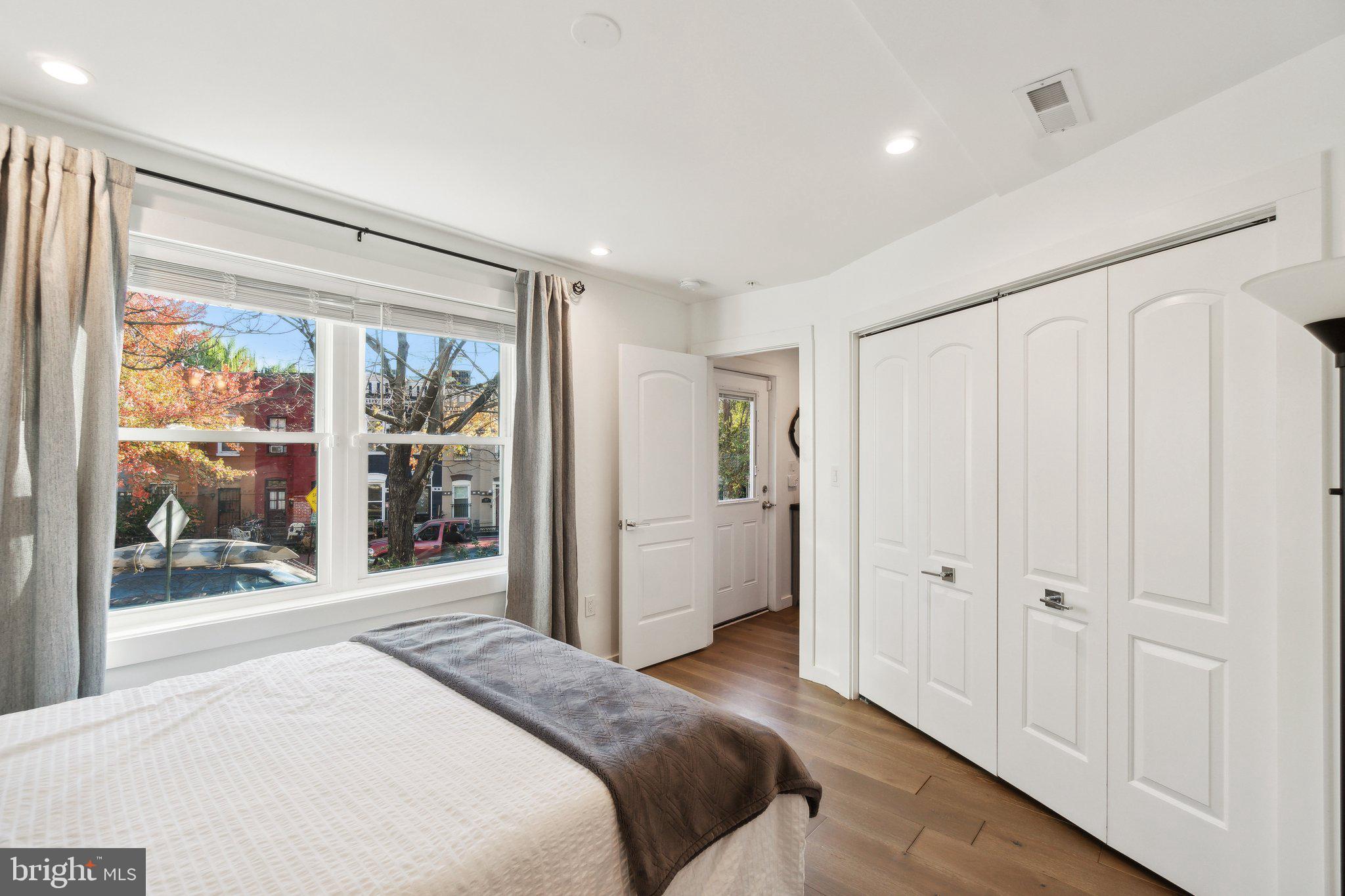 1201 Potomac Ave SE #2