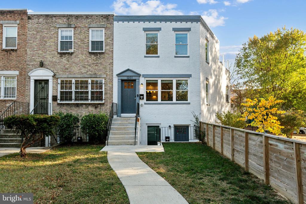1201 Potomac Ave SE #2