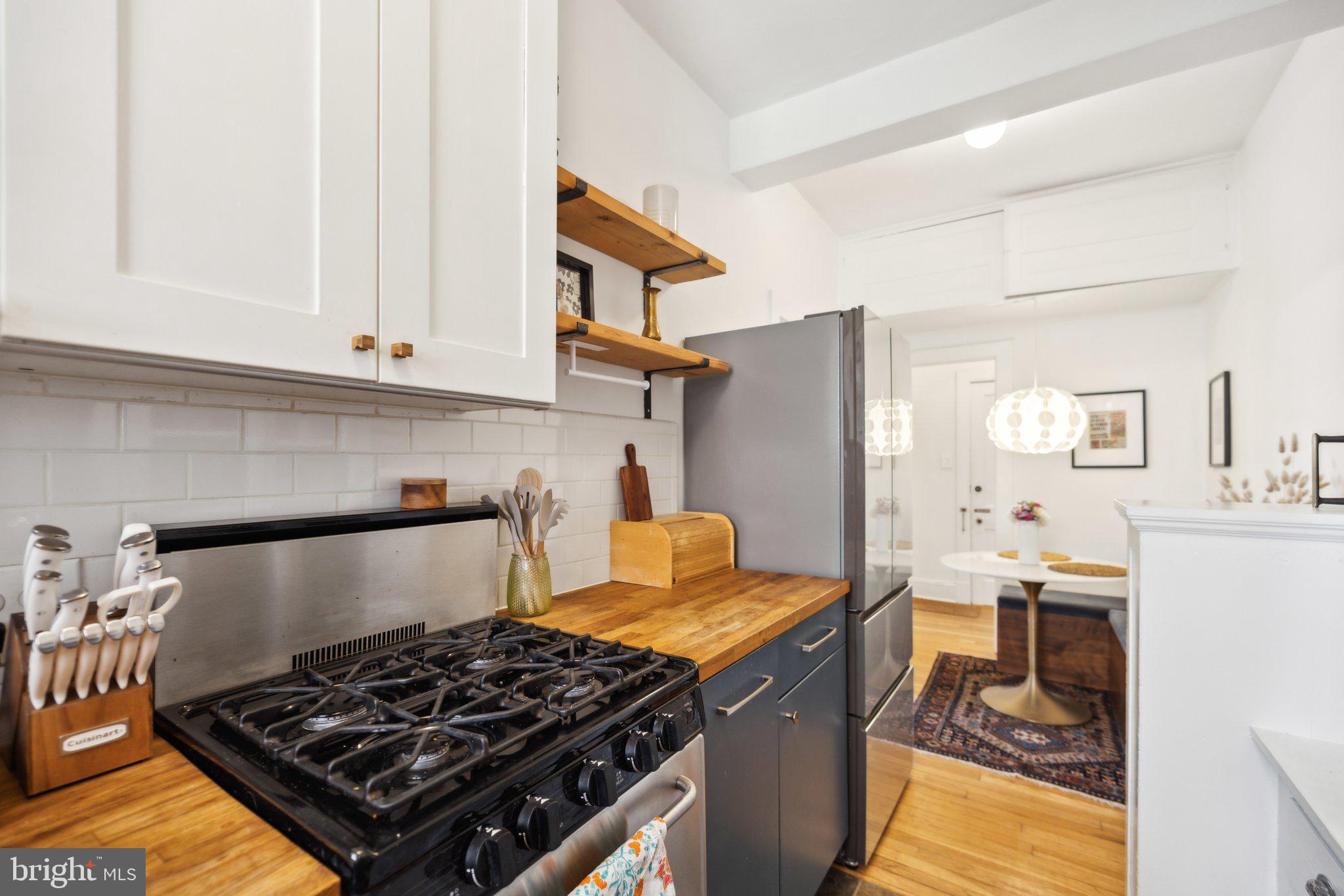 3018 Porter St NW #101