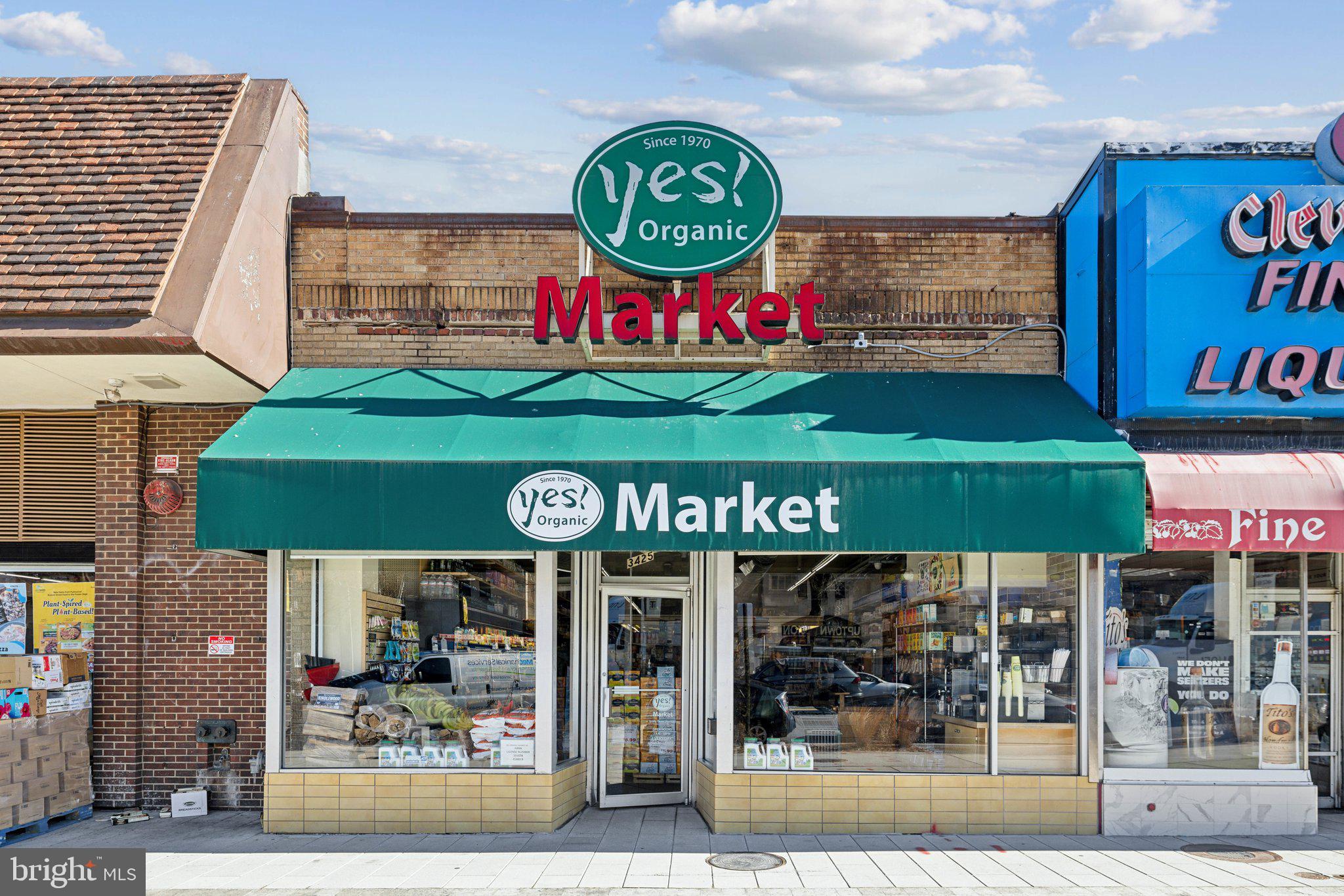 3018 Porter St NW #101