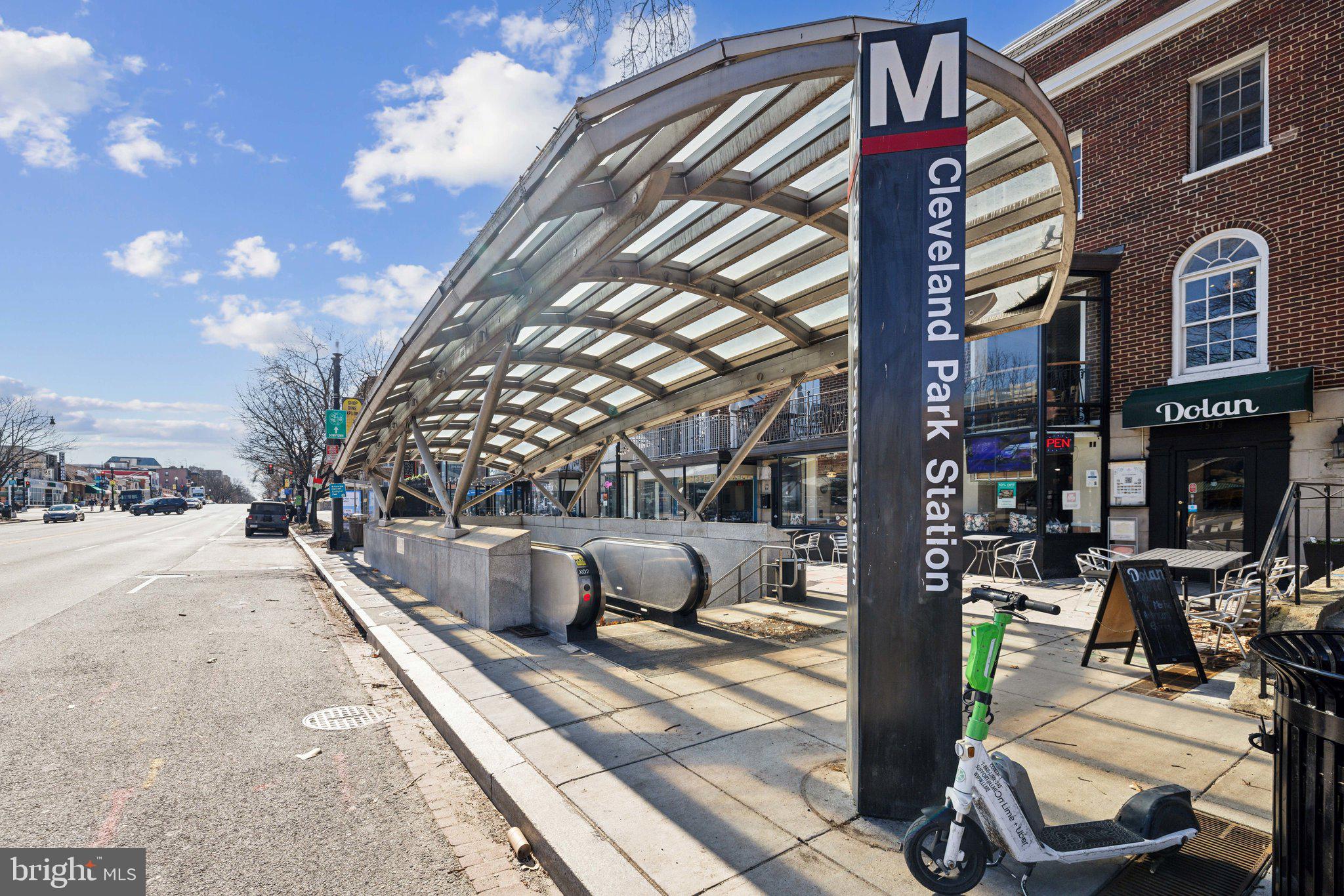 3018 Porter St NW #101