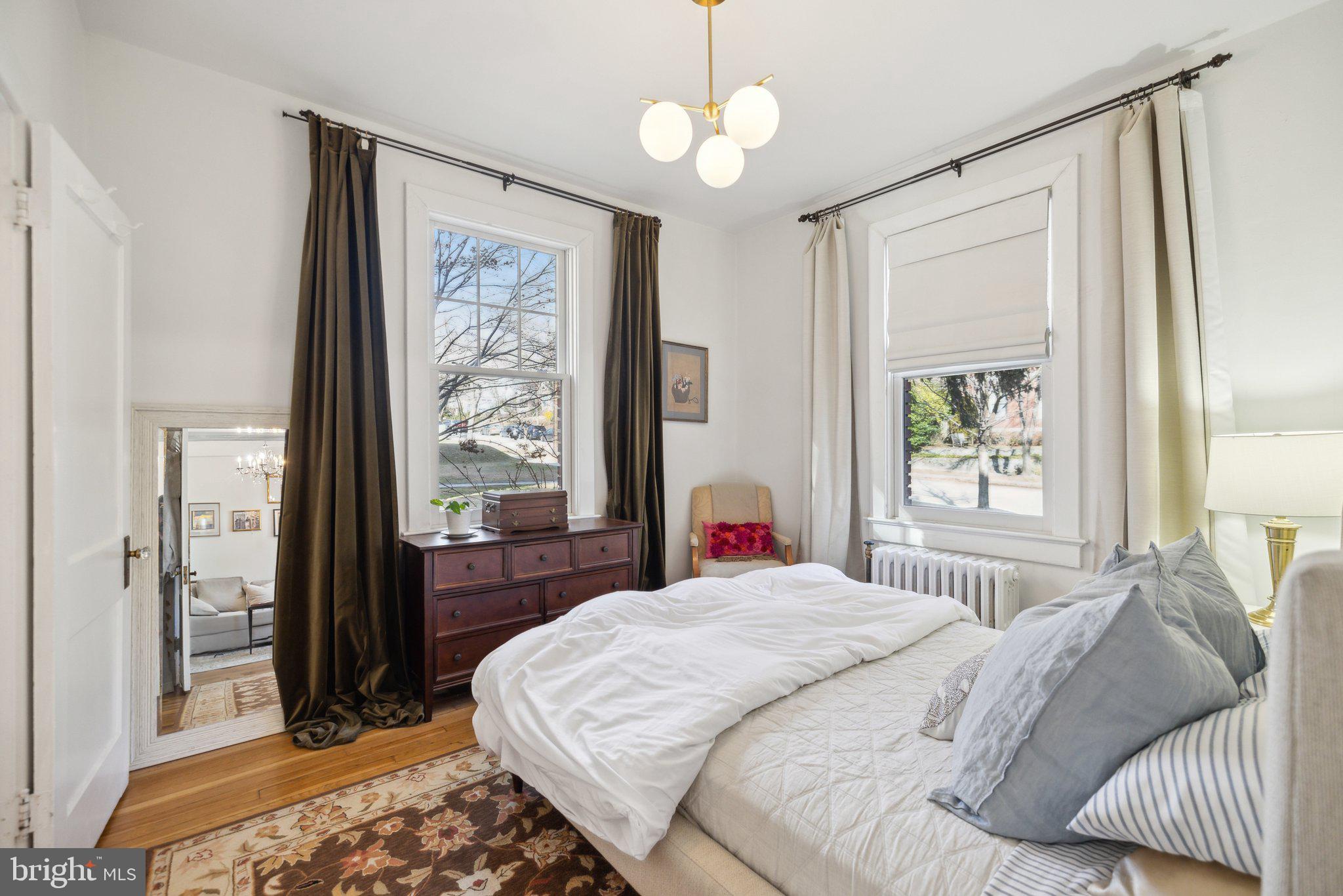 3018 Porter St NW #101