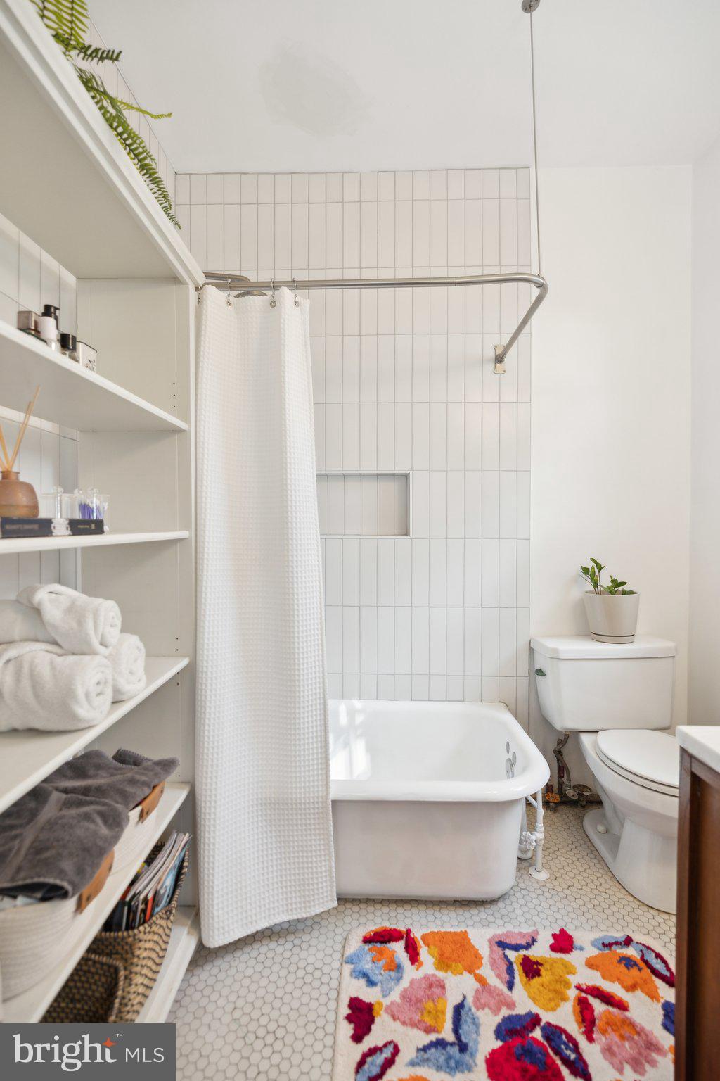 3018 Porter St NW #101