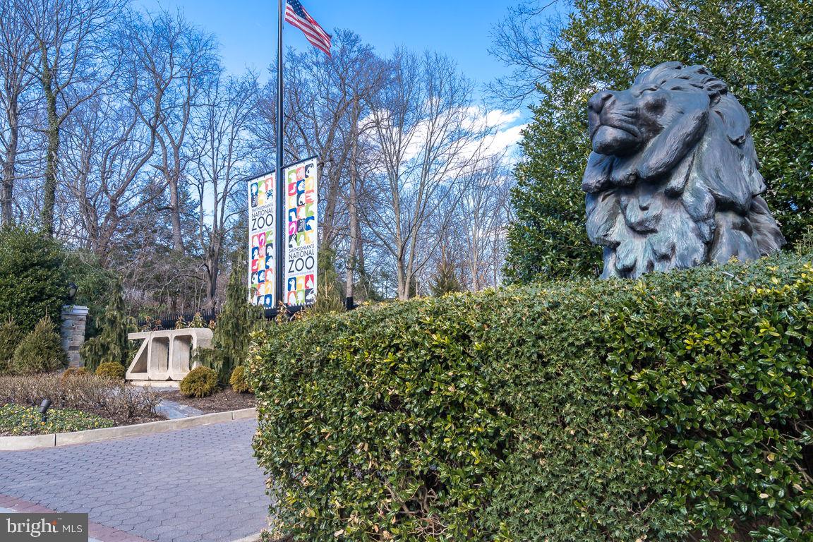 3018 Porter St NW #101