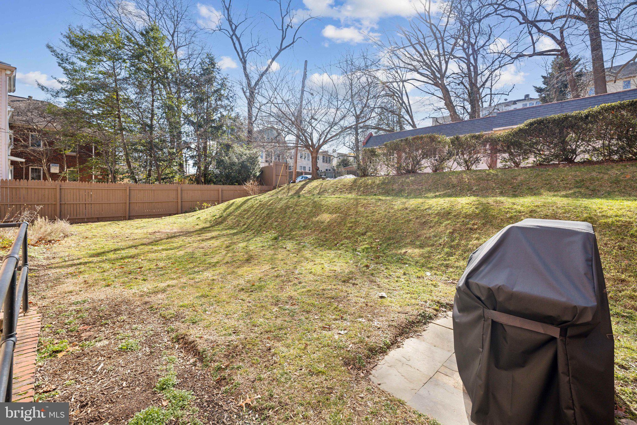 3018 Porter St NW #101