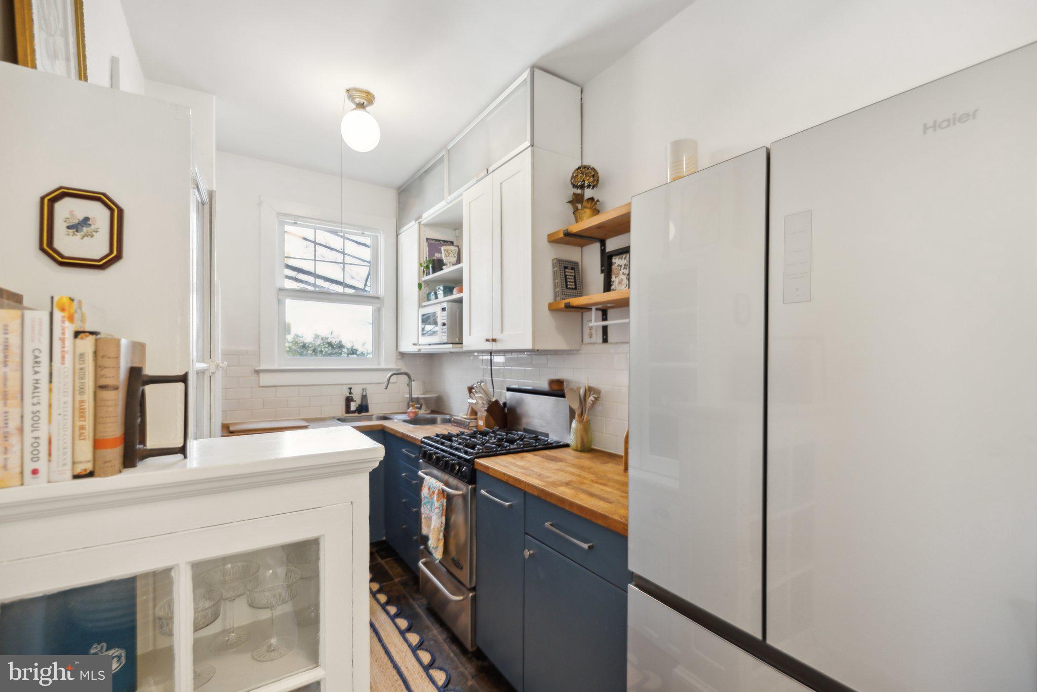 3018 Porter St NW #101