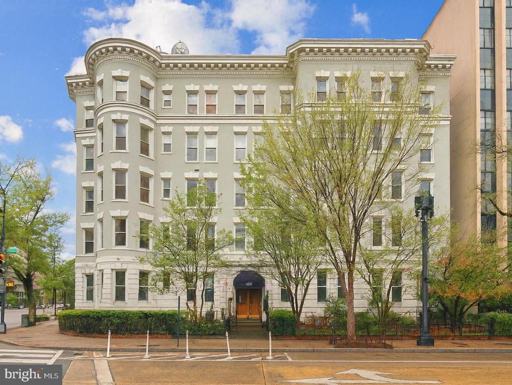 1300 MASSACHUSETTS AVENUE NW 205