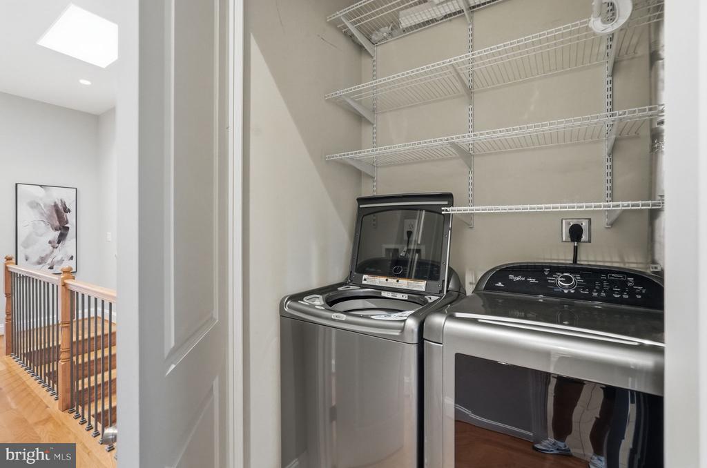 1110 6TH STREET NE Unit: 2