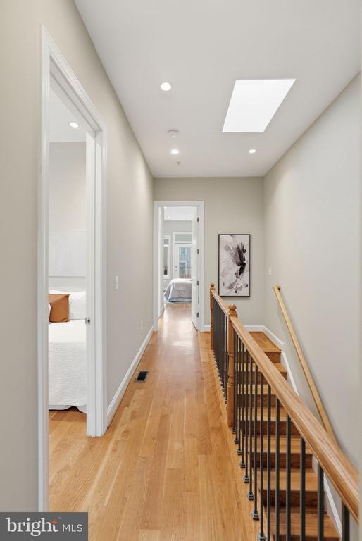 1110 6TH STREET NE Unit: 2