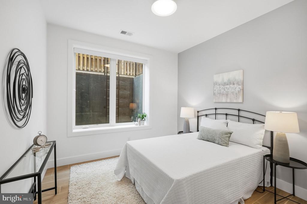 2234 11TH STREET NW Unit: T02