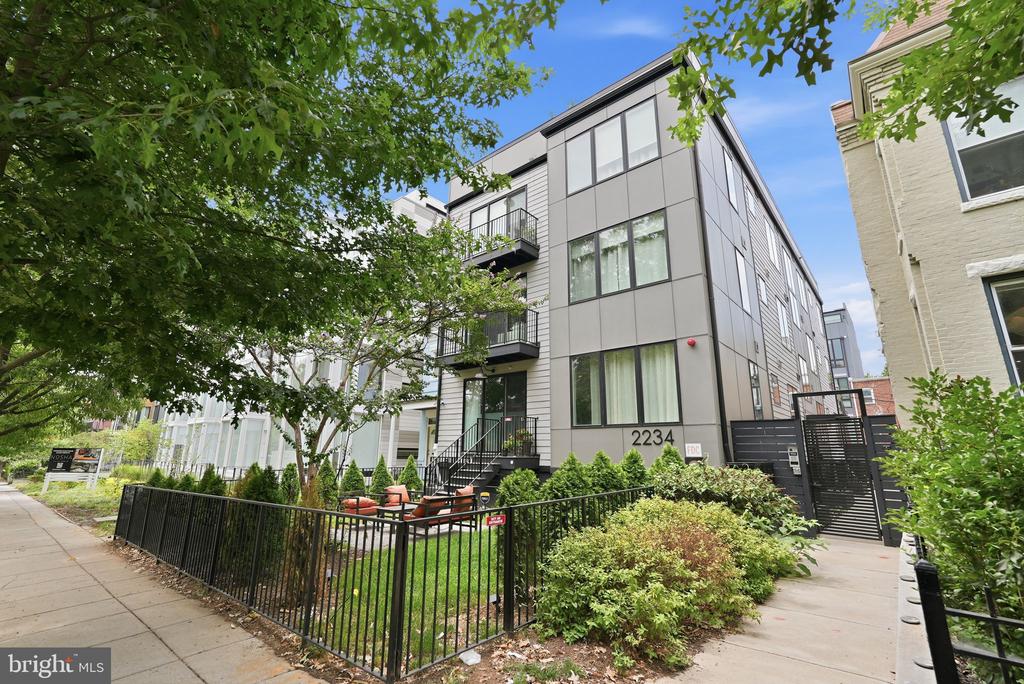 2234 11TH STREET NW Unit: T02
