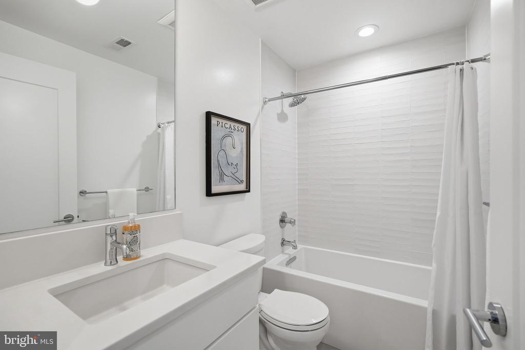2234 11TH STREET NW Unit: T02