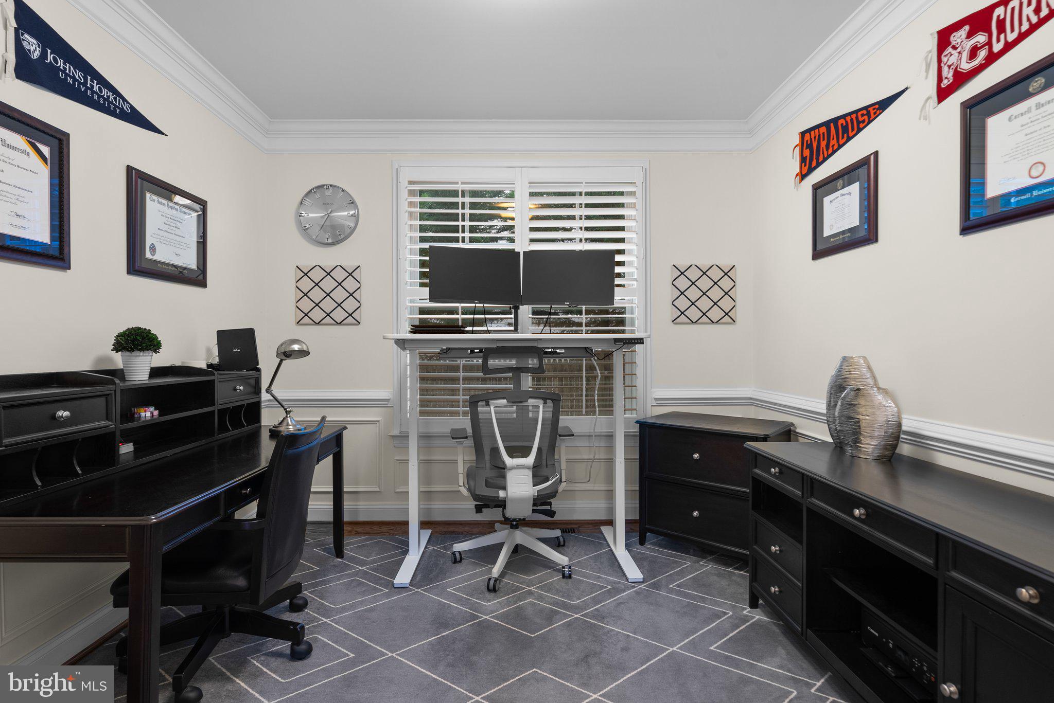 10105 Dickens AVENUE