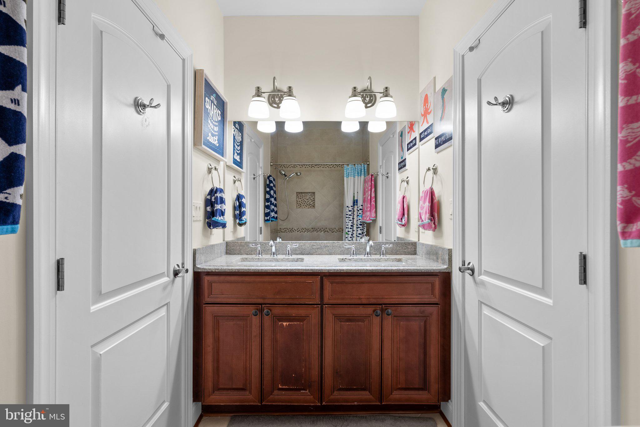 10105 Dickens AVENUE