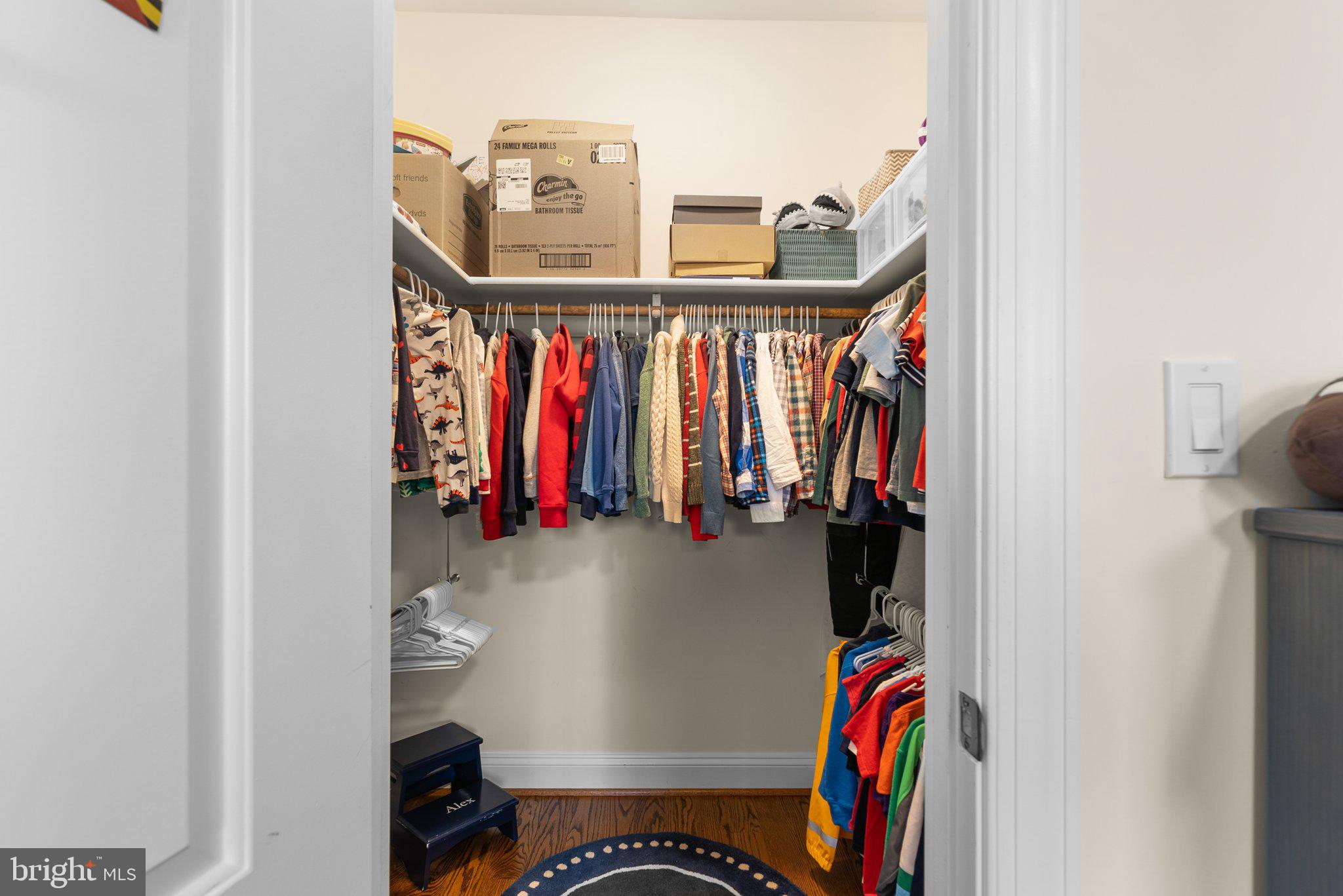 10105 Dickens AVENUE