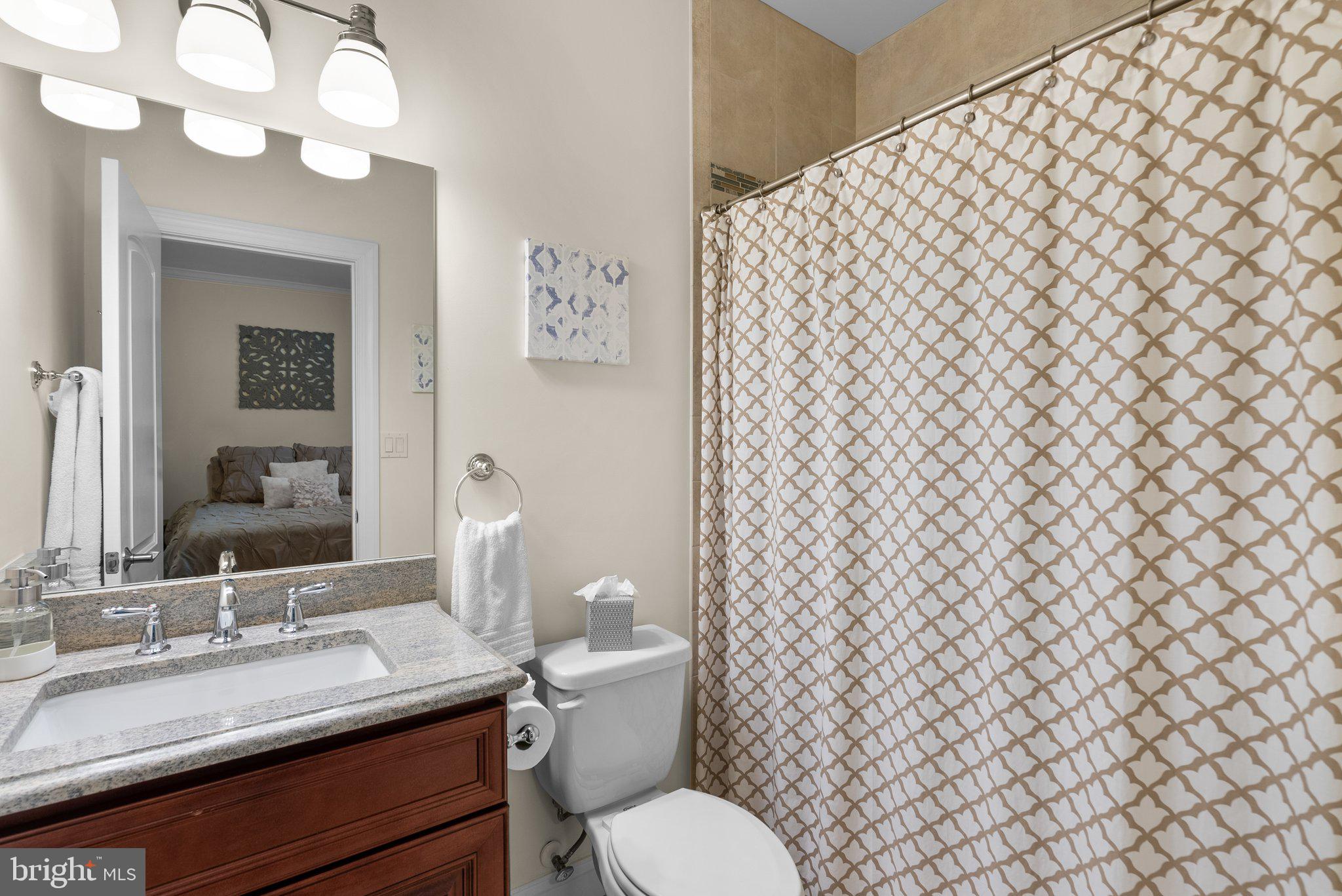 10105 Dickens AVENUE