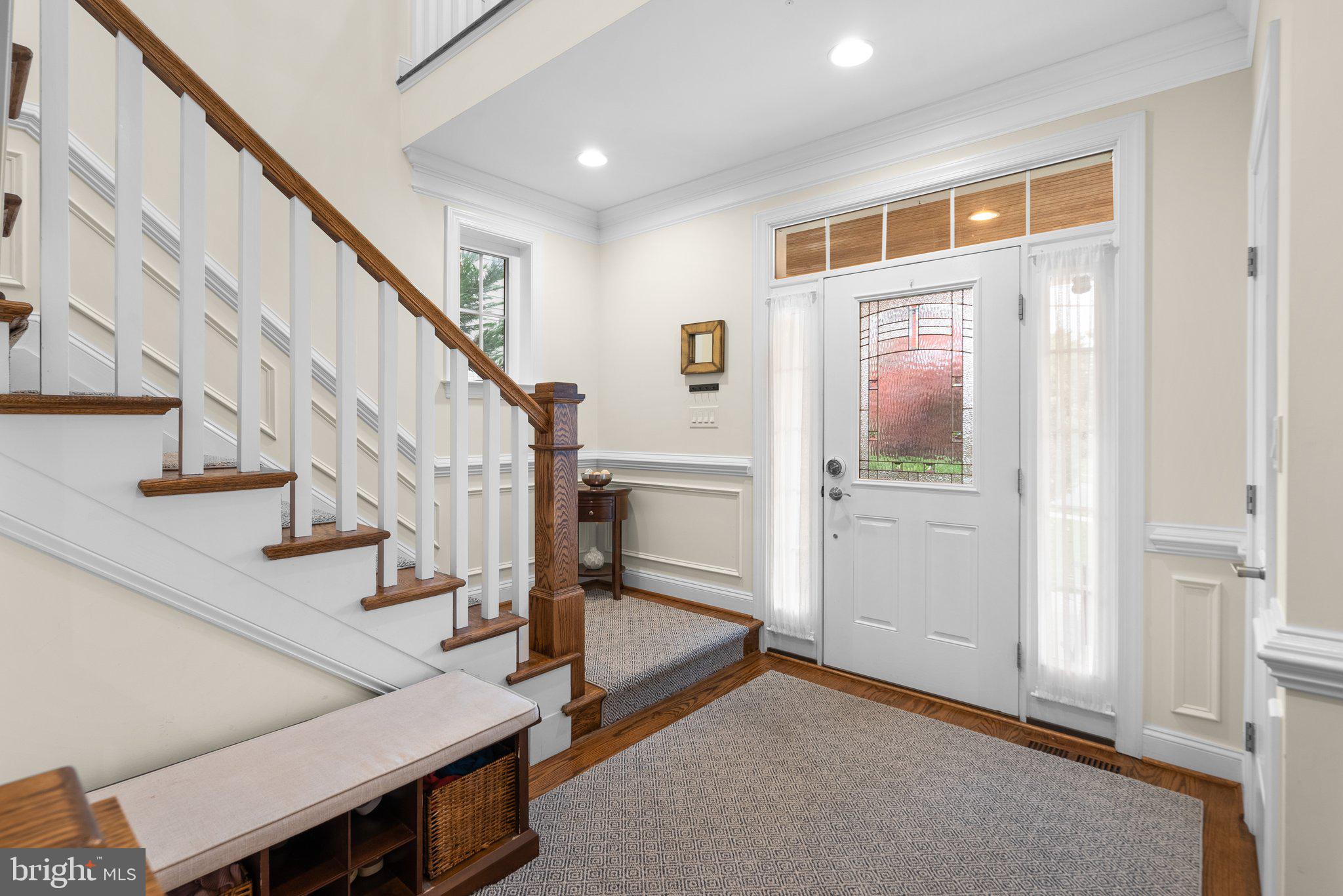 10105 Dickens AVENUE