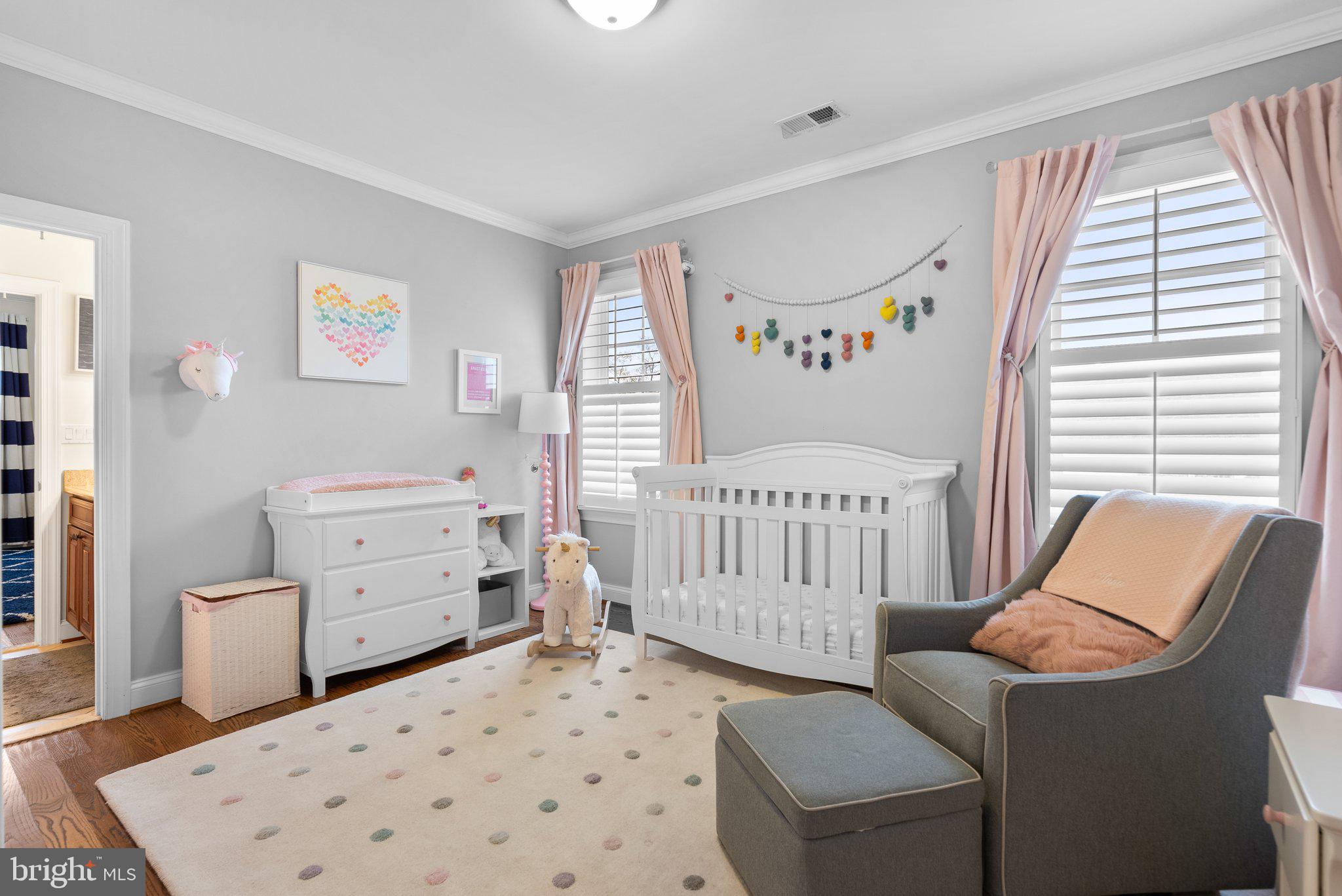 10105 Dickens AVENUE