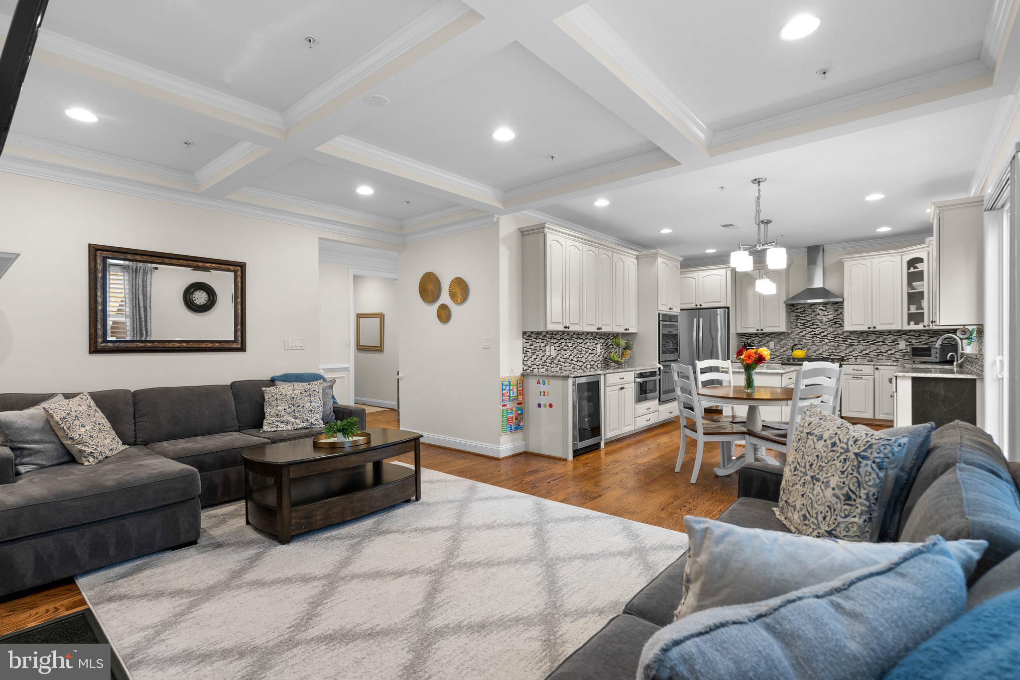 10105 Dickens AVENUE