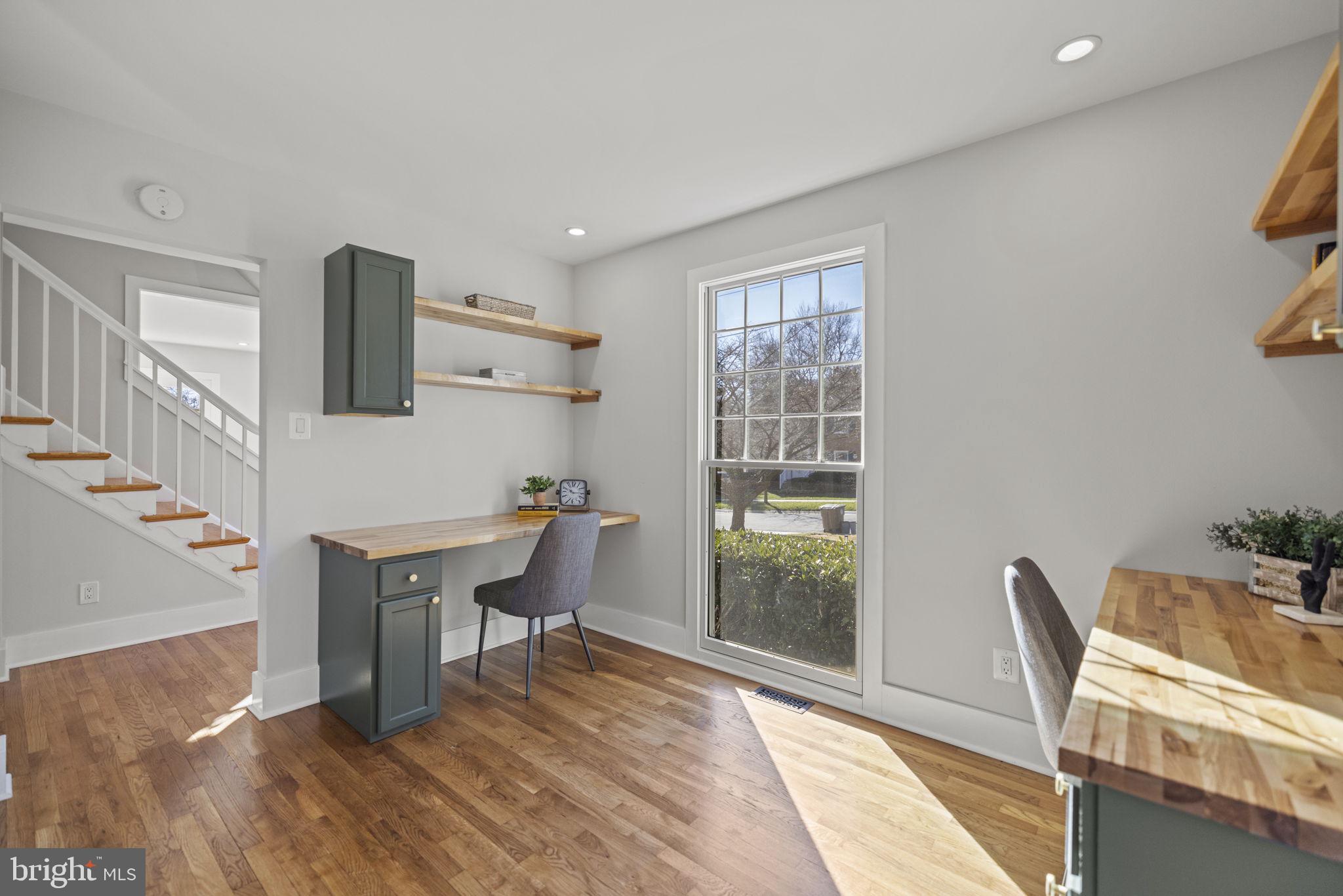 615 Blossom Dr