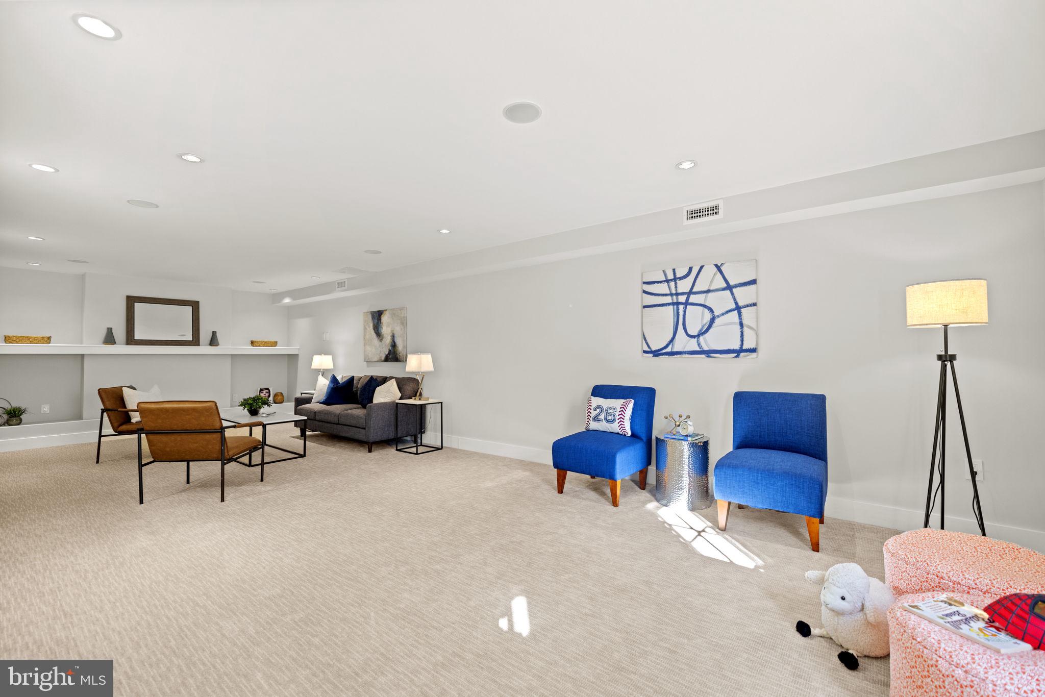 615 Blossom Dr
