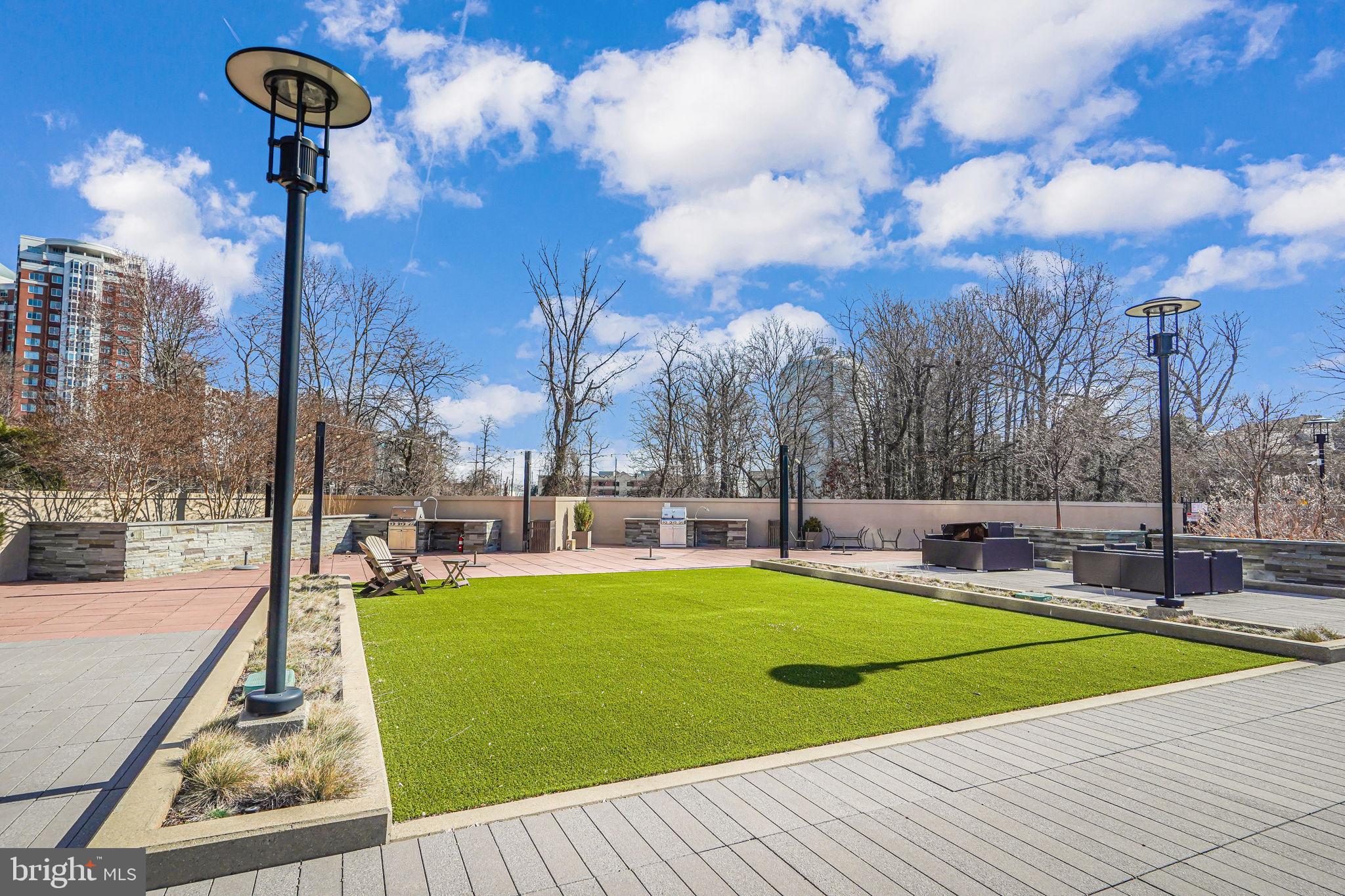 5802 Nicholson #2-703