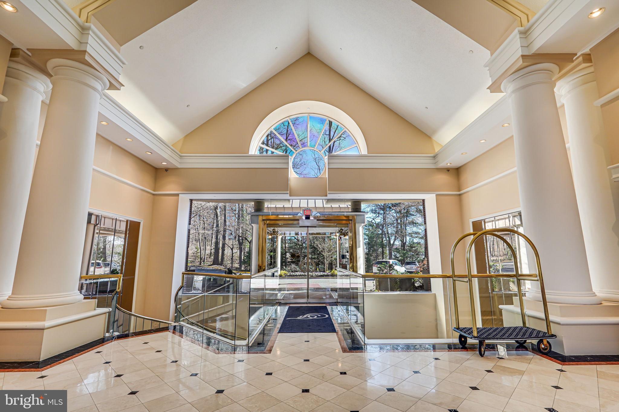 5802 Nicholson #2-703