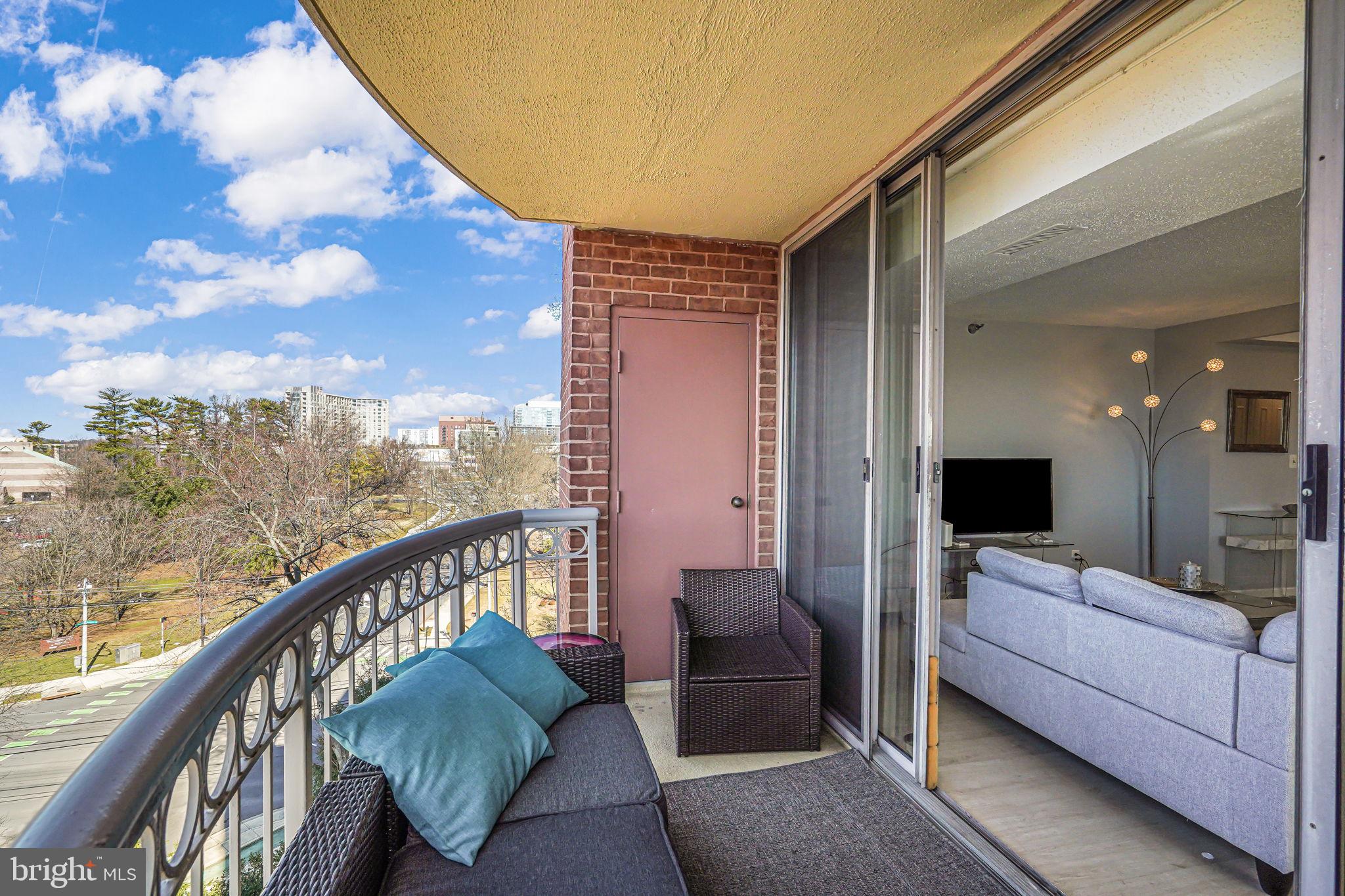 5802 Nicholson #2-703