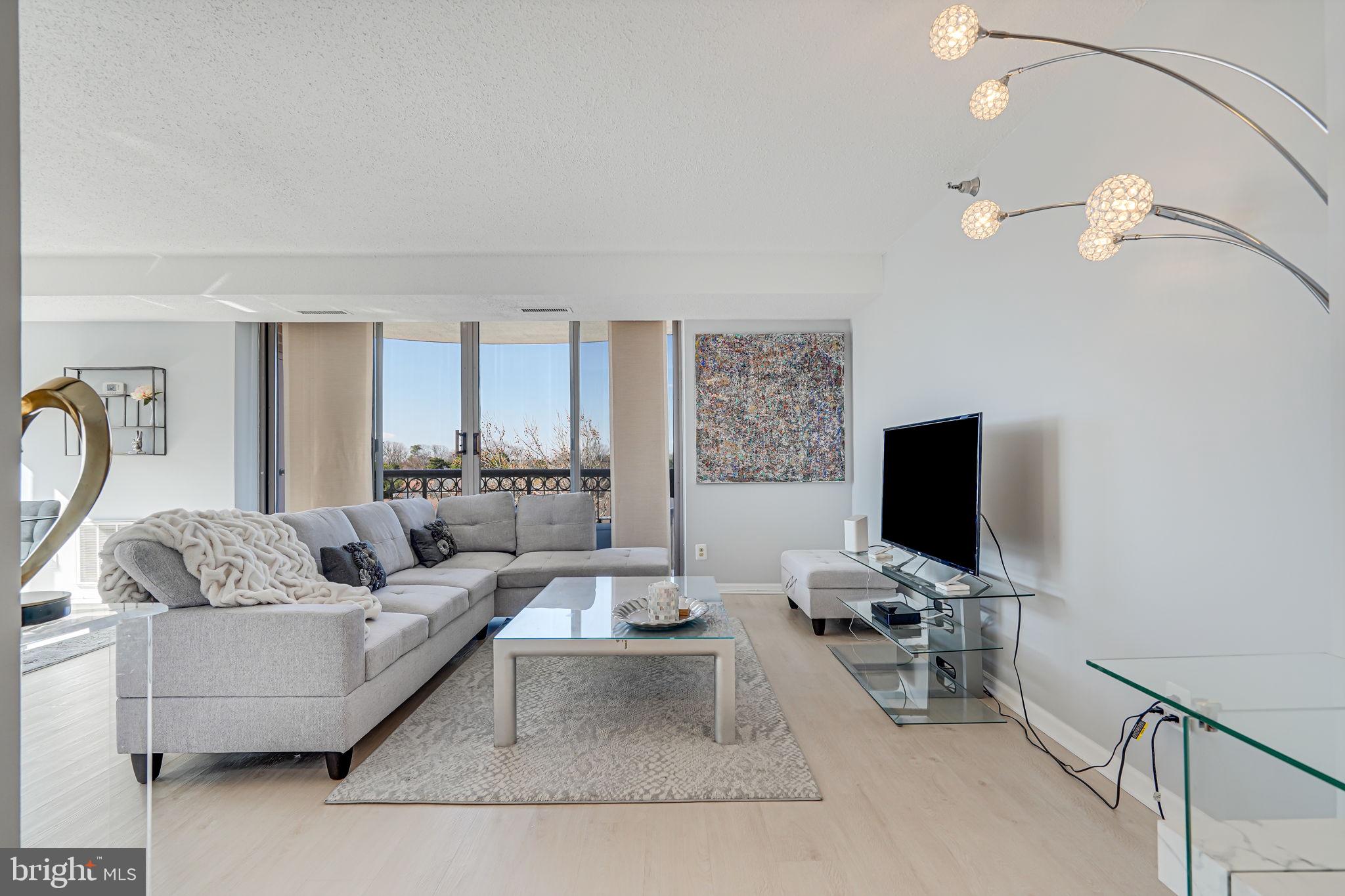 5802 Nicholson #2-703