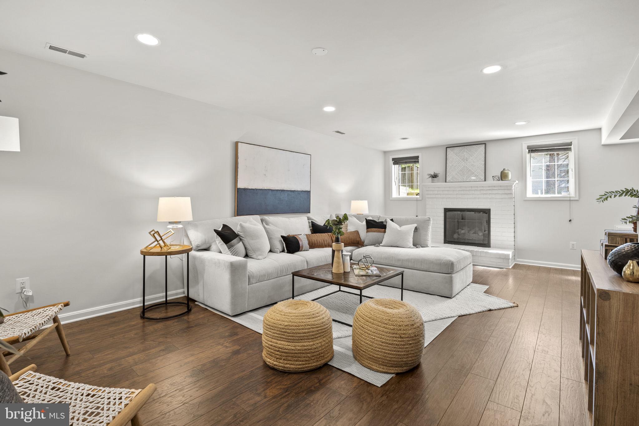 6409 Little Leigh Ct