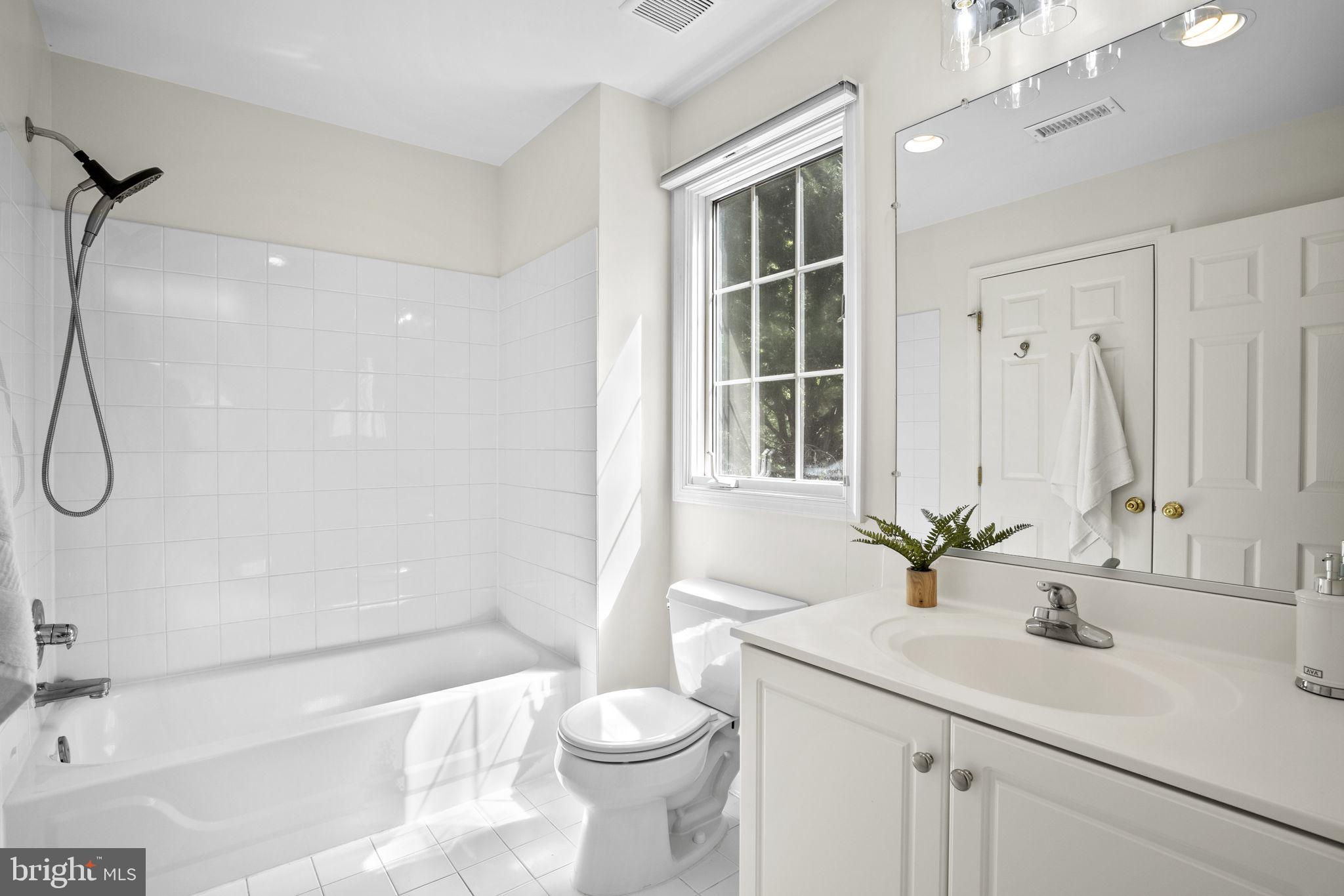 6409 Little Leigh Ct