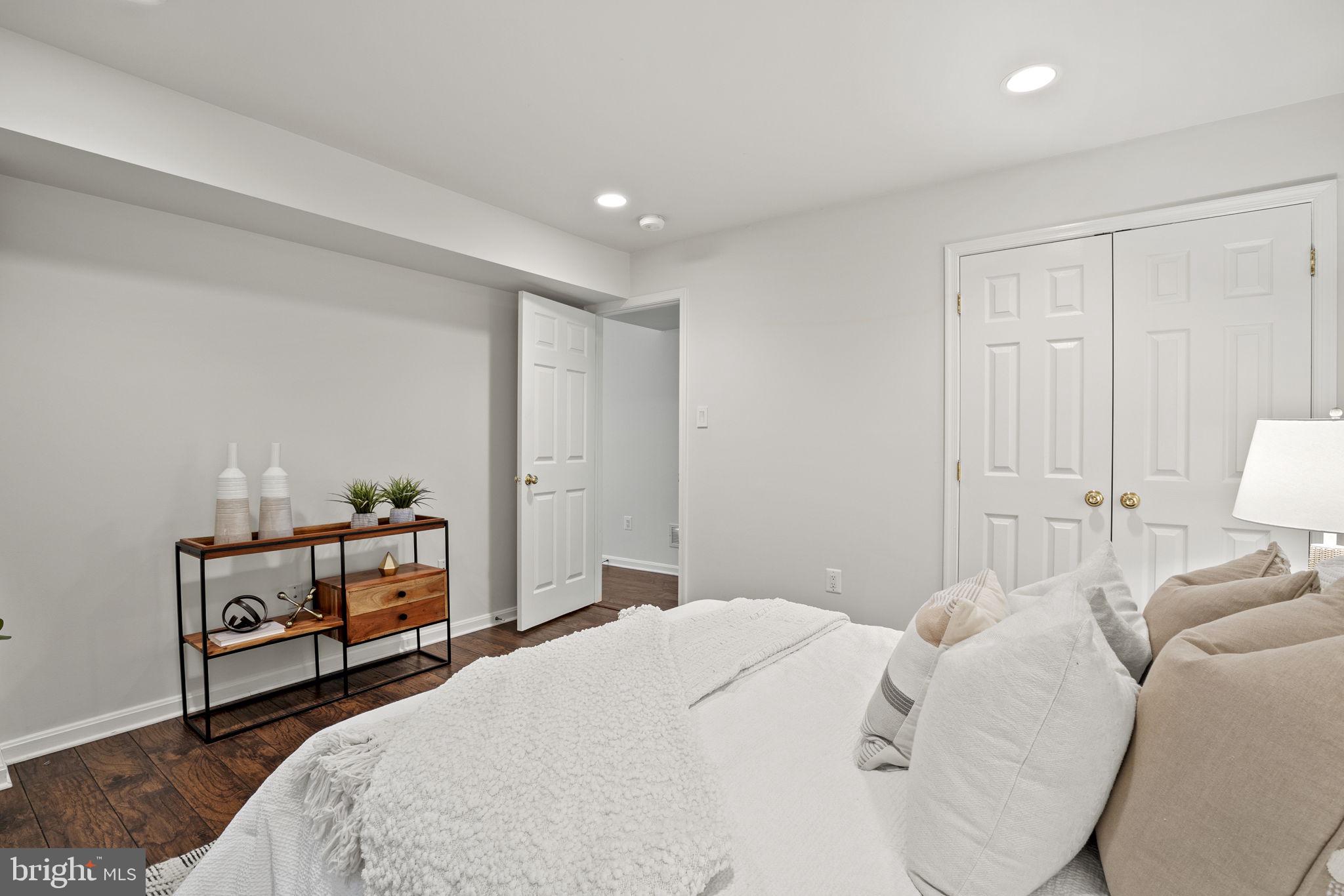 6409 Little Leigh Ct