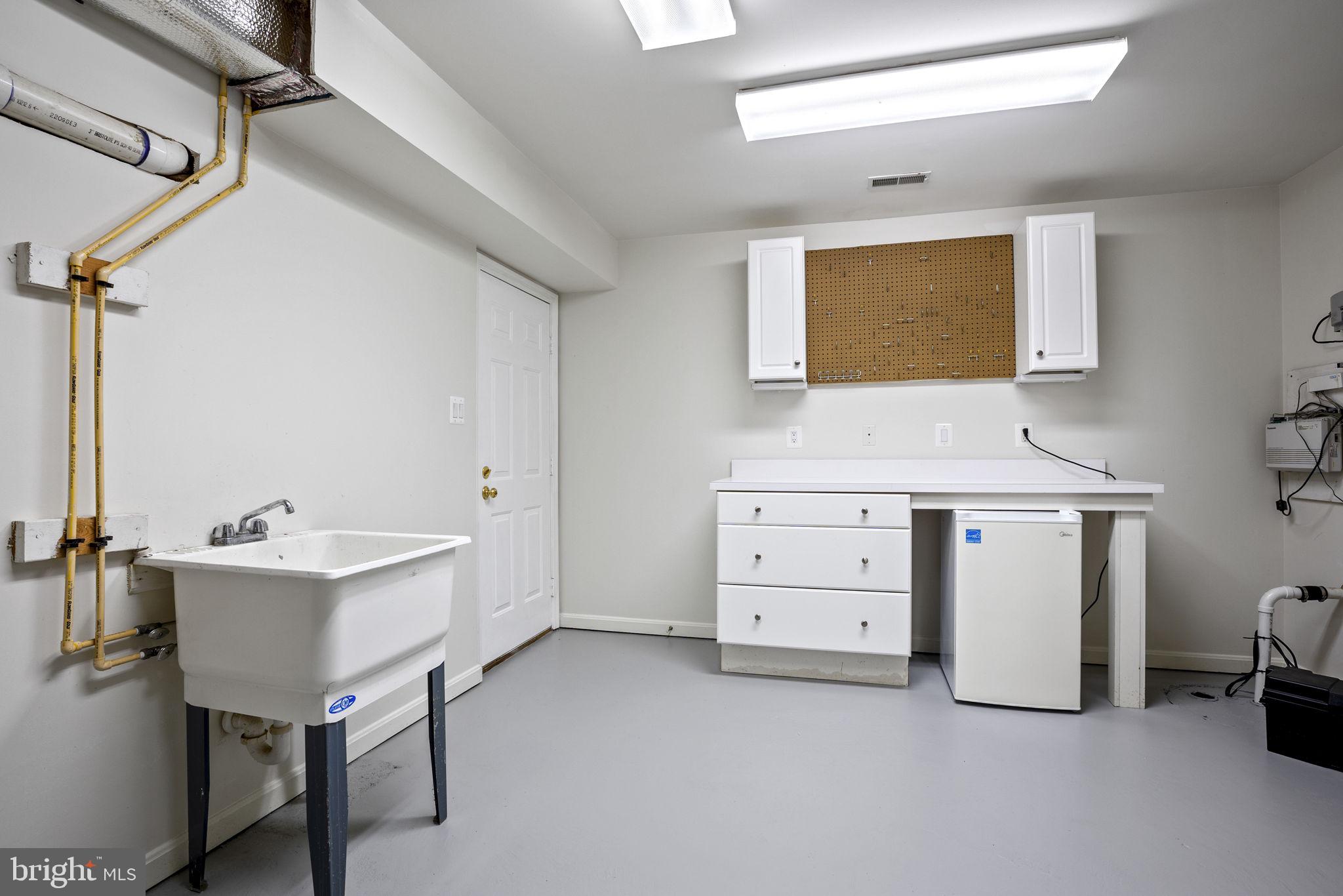 6409 Little Leigh Ct