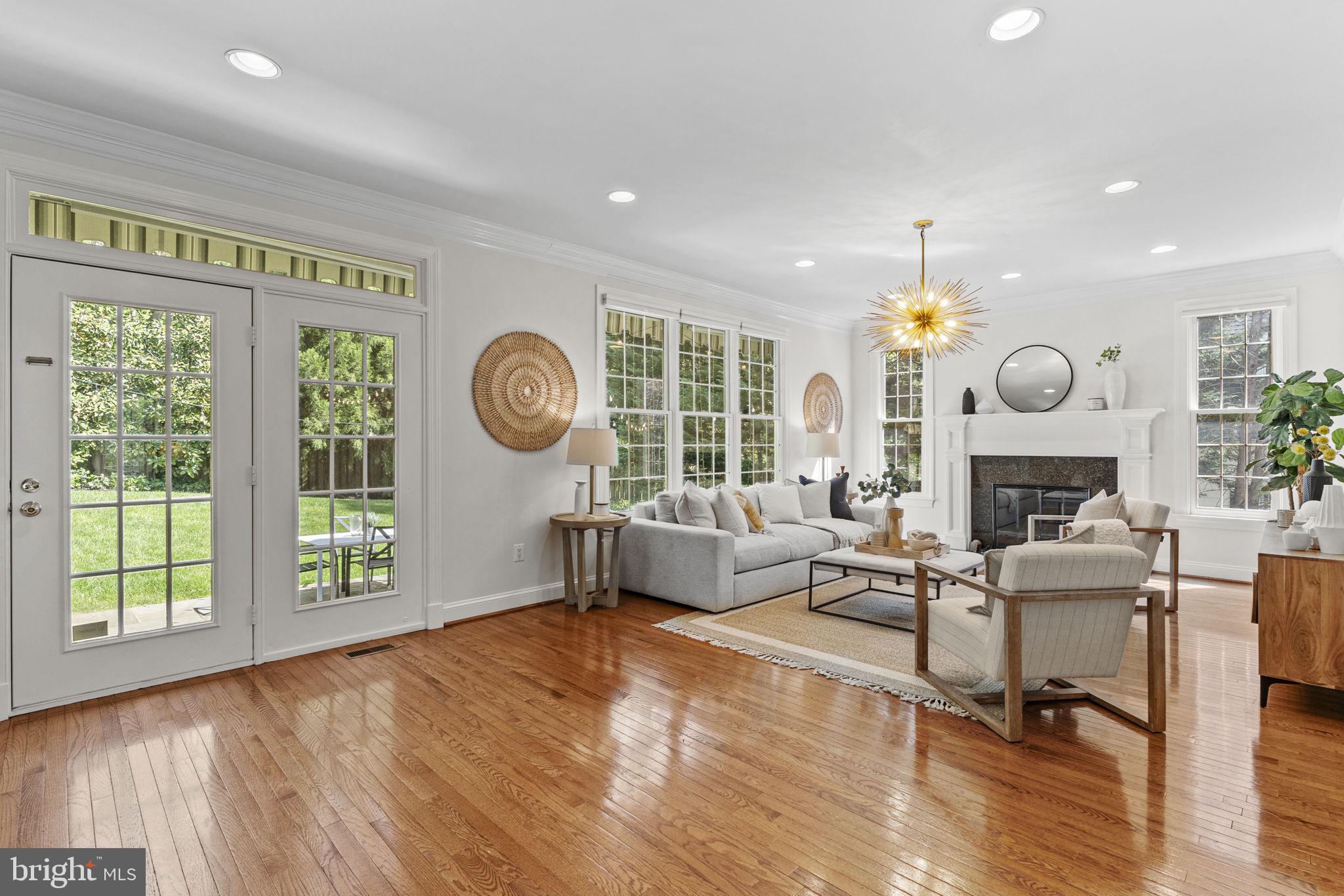 6409 Little Leigh Ct