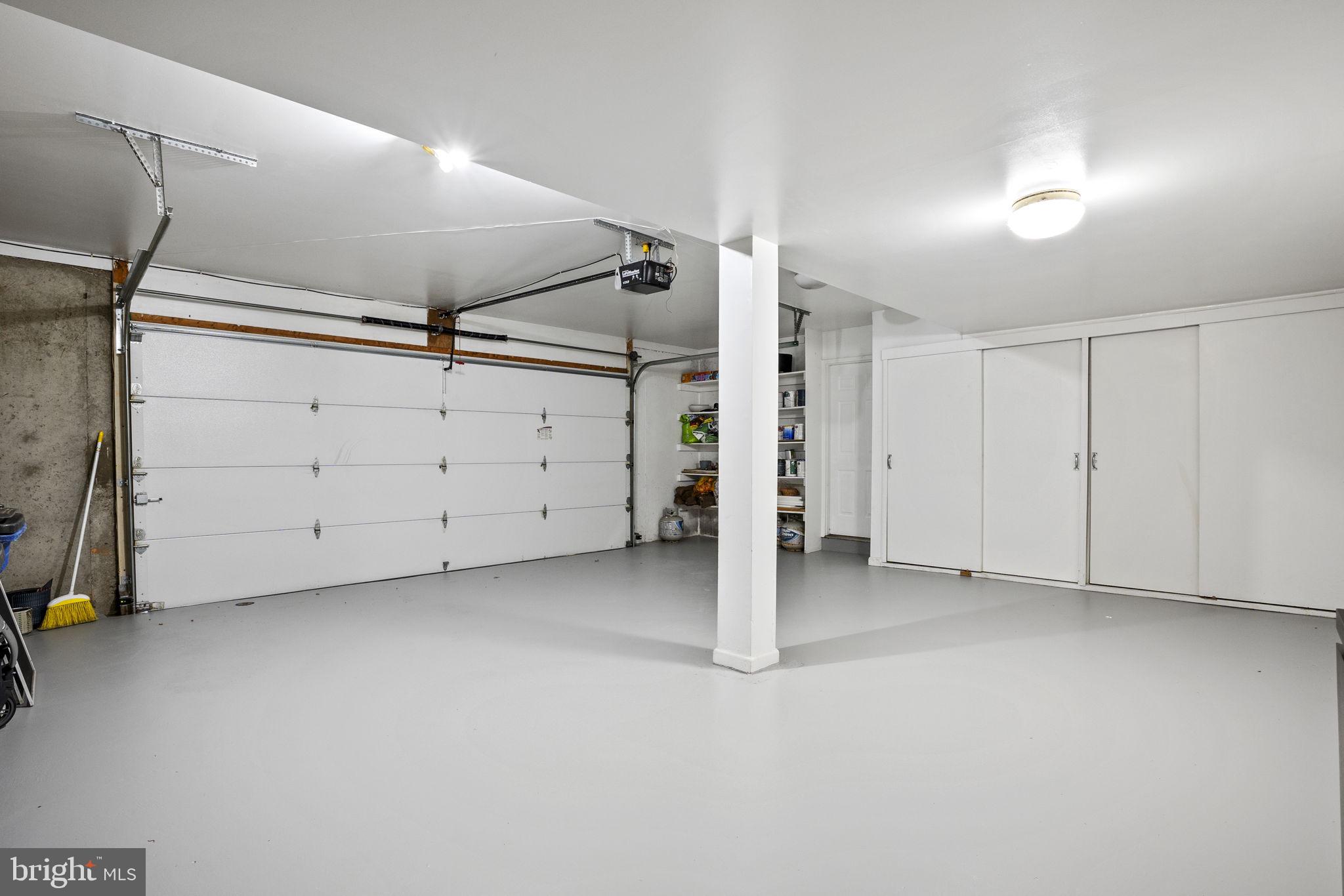 6409 Little Leigh Ct