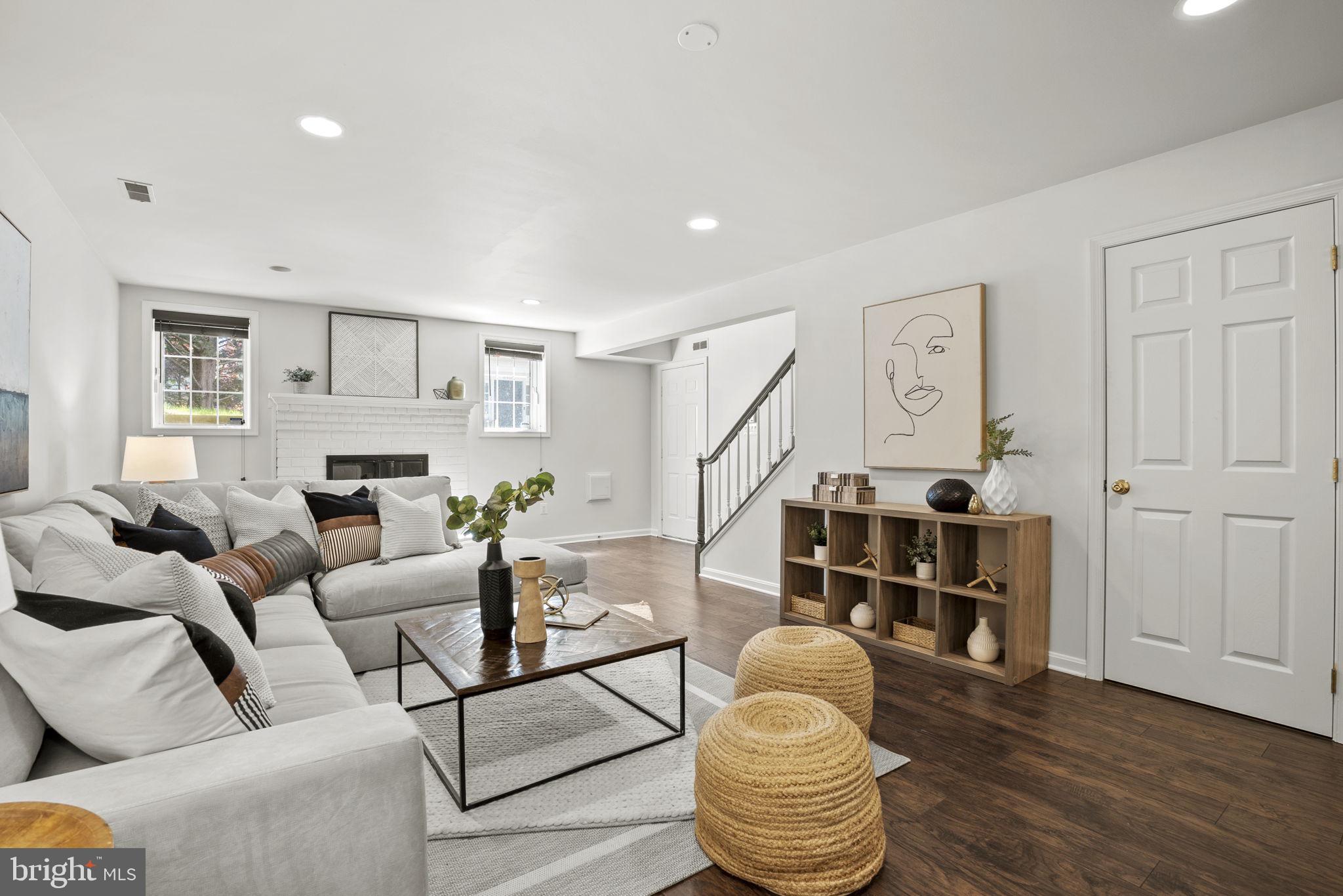 6409 Little Leigh Ct