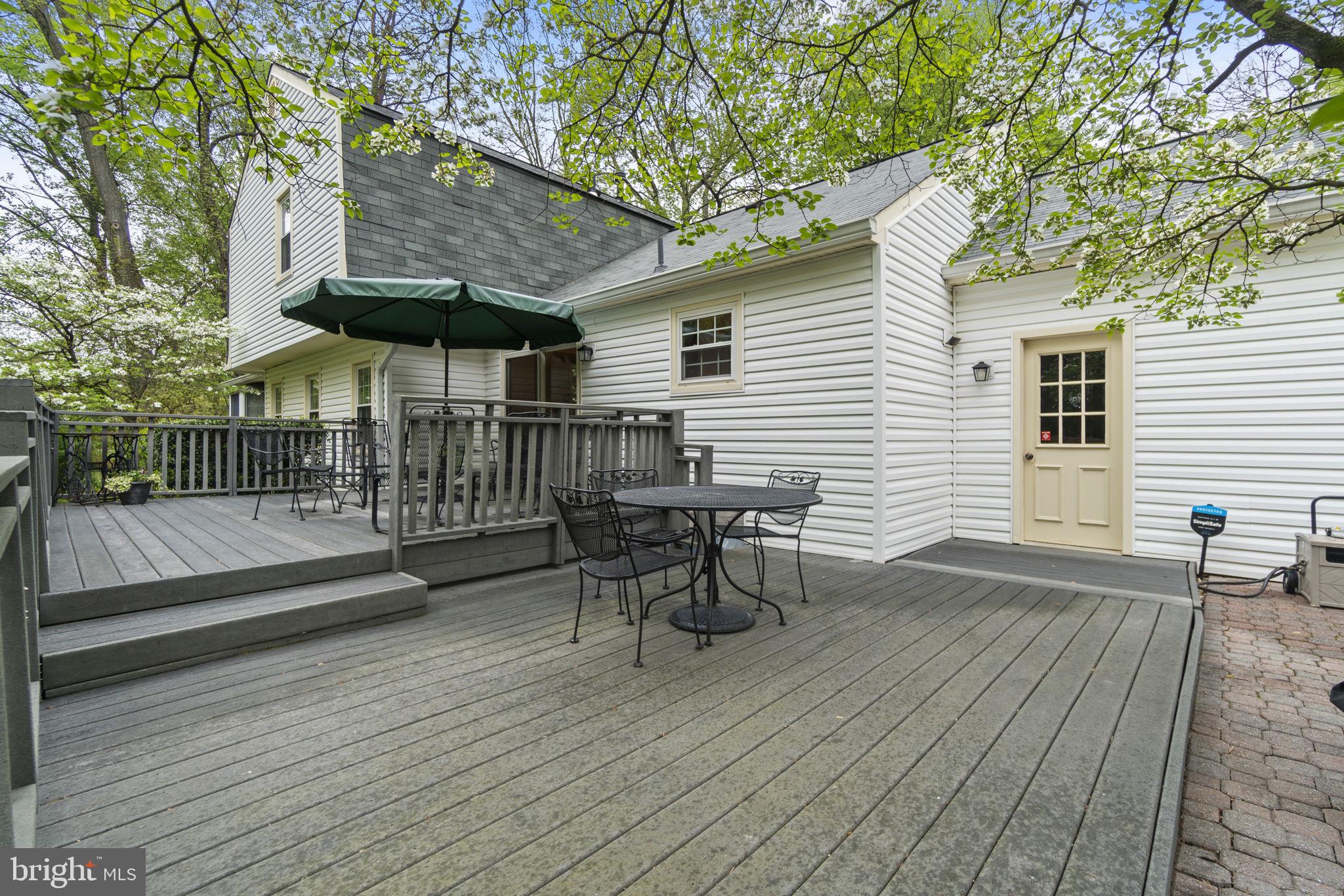 1038 Carnation Dr